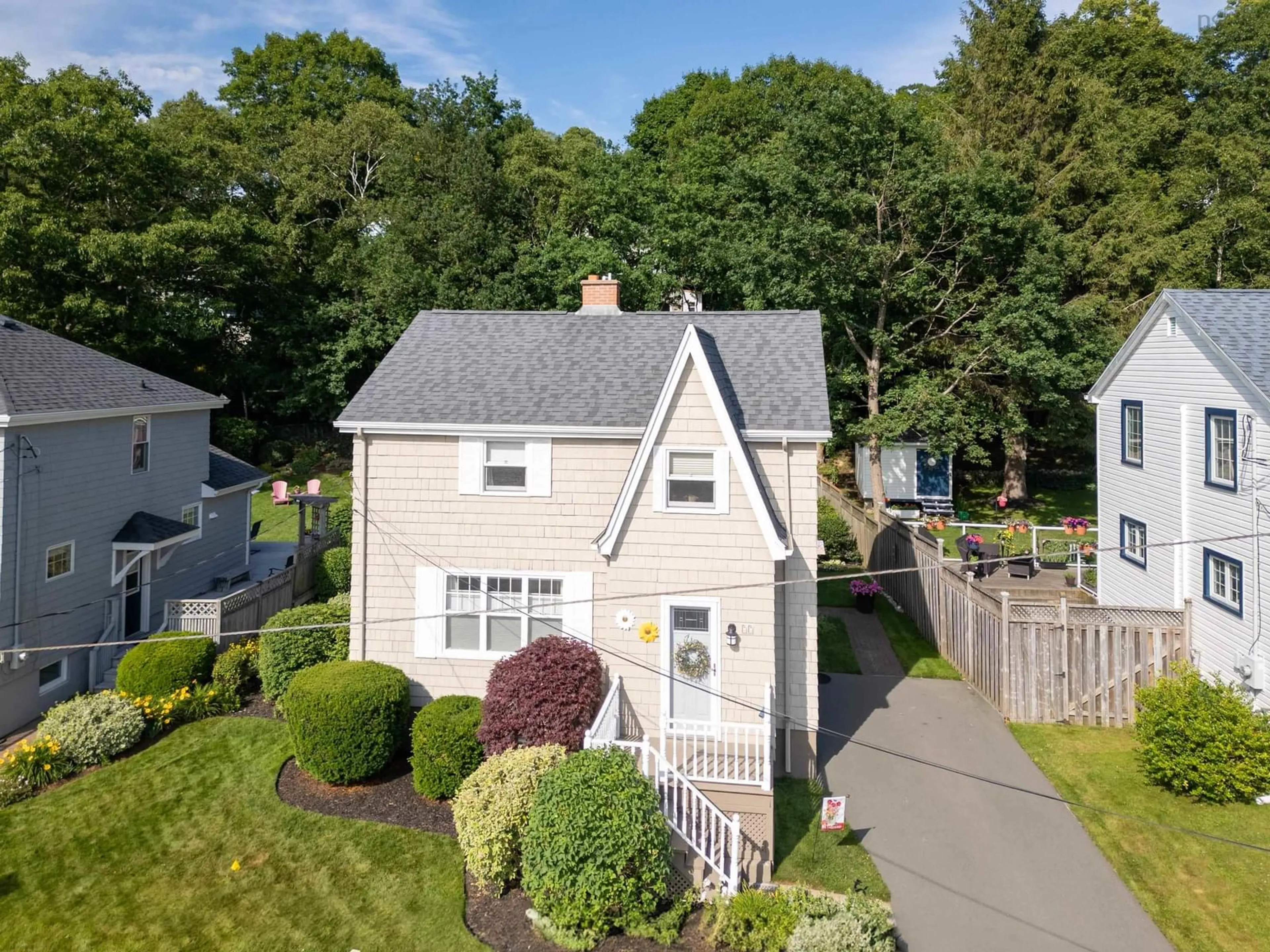 A pic from outside/outdoor area/front of a property/back of a property/a pic from drone, street for 77 Newcastle St, Dartmouth Nova Scotia B2Y 3M8