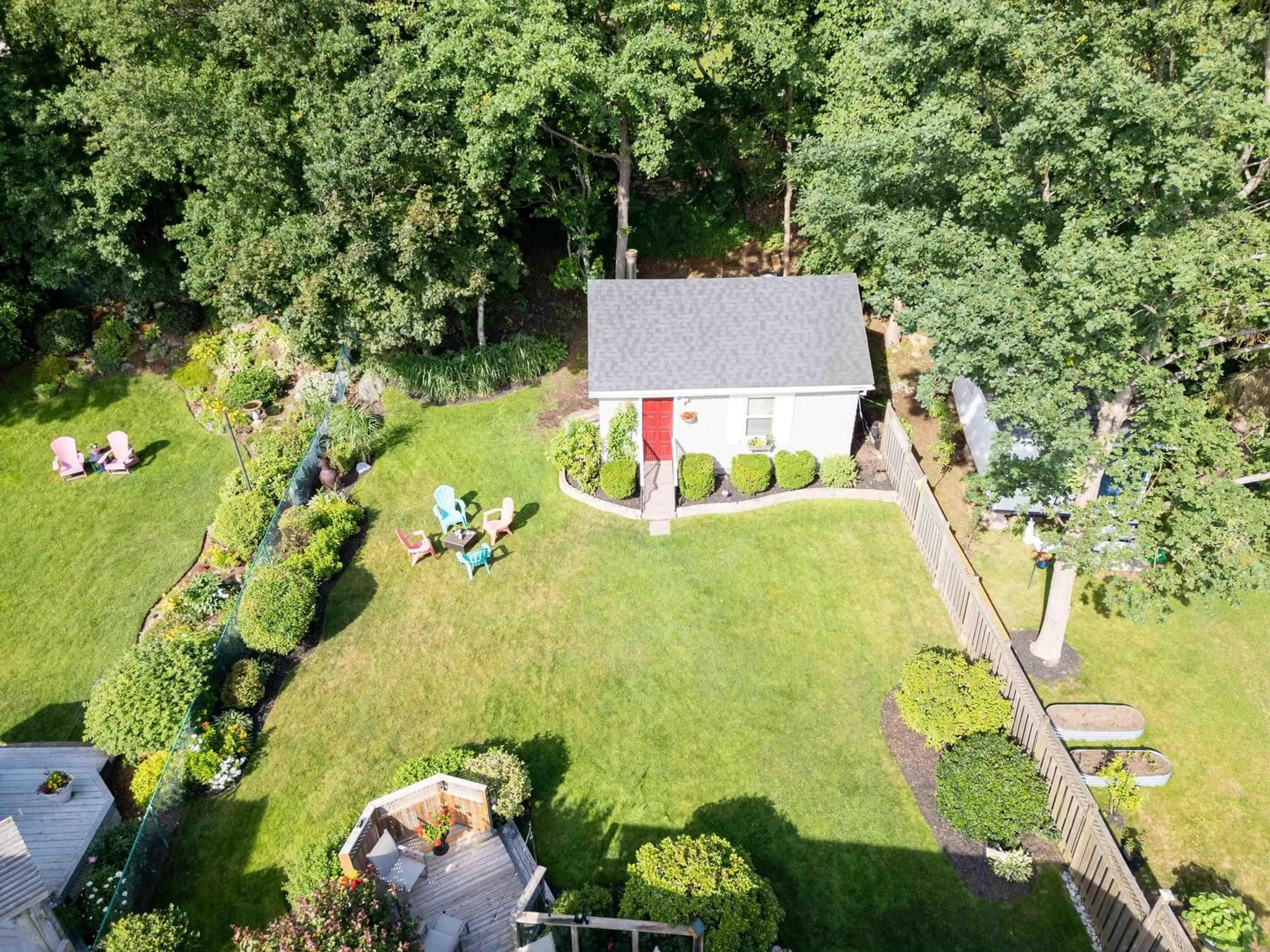 A pic from outside/outdoor area/front of a property/back of a property/a pic from drone, unknown for 77 Newcastle St, Dartmouth Nova Scotia B2Y 3M8