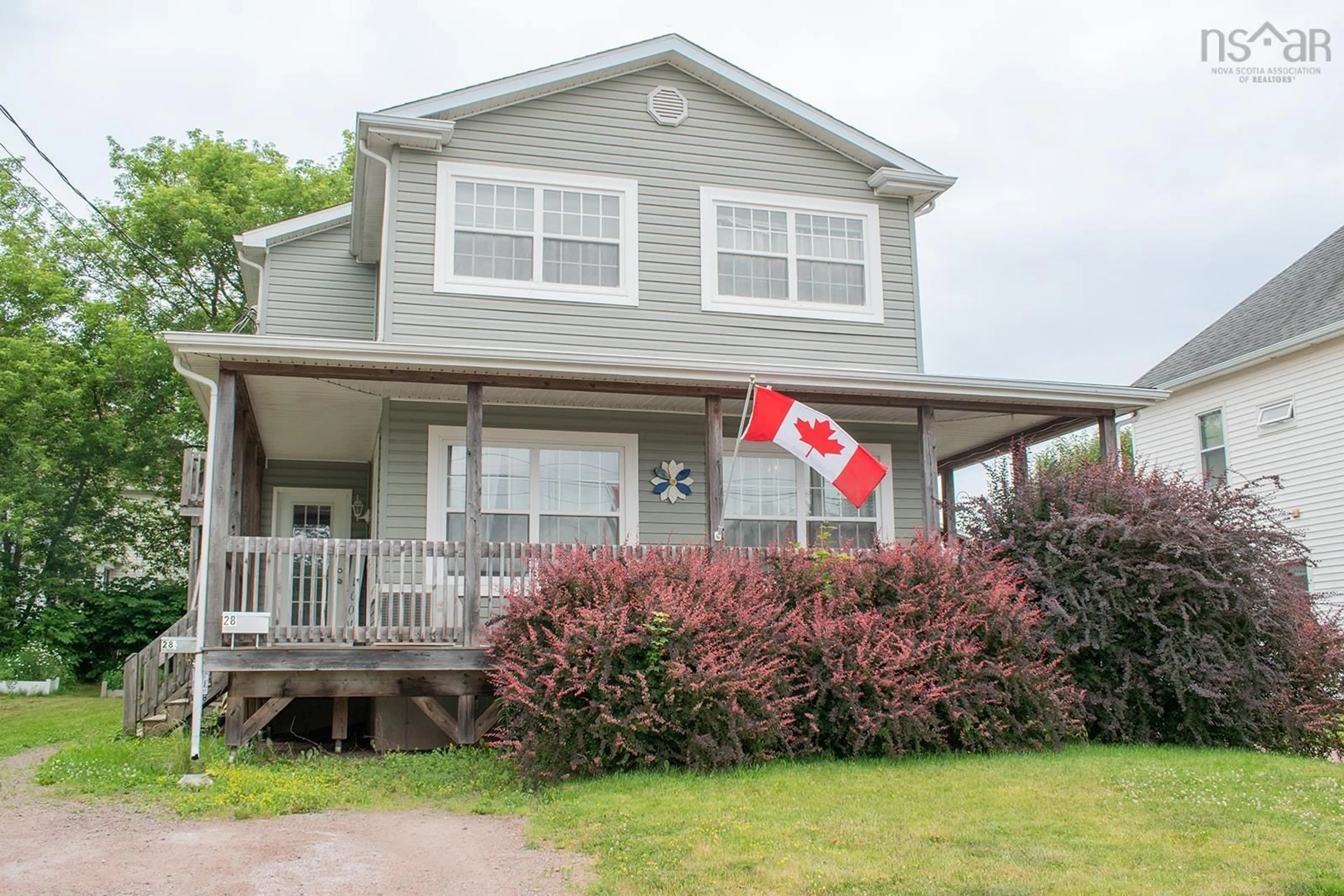 Home with vinyl exterior material, unknown for 28 Clarence St, Amherst Nova Scotia B4H 3P1
