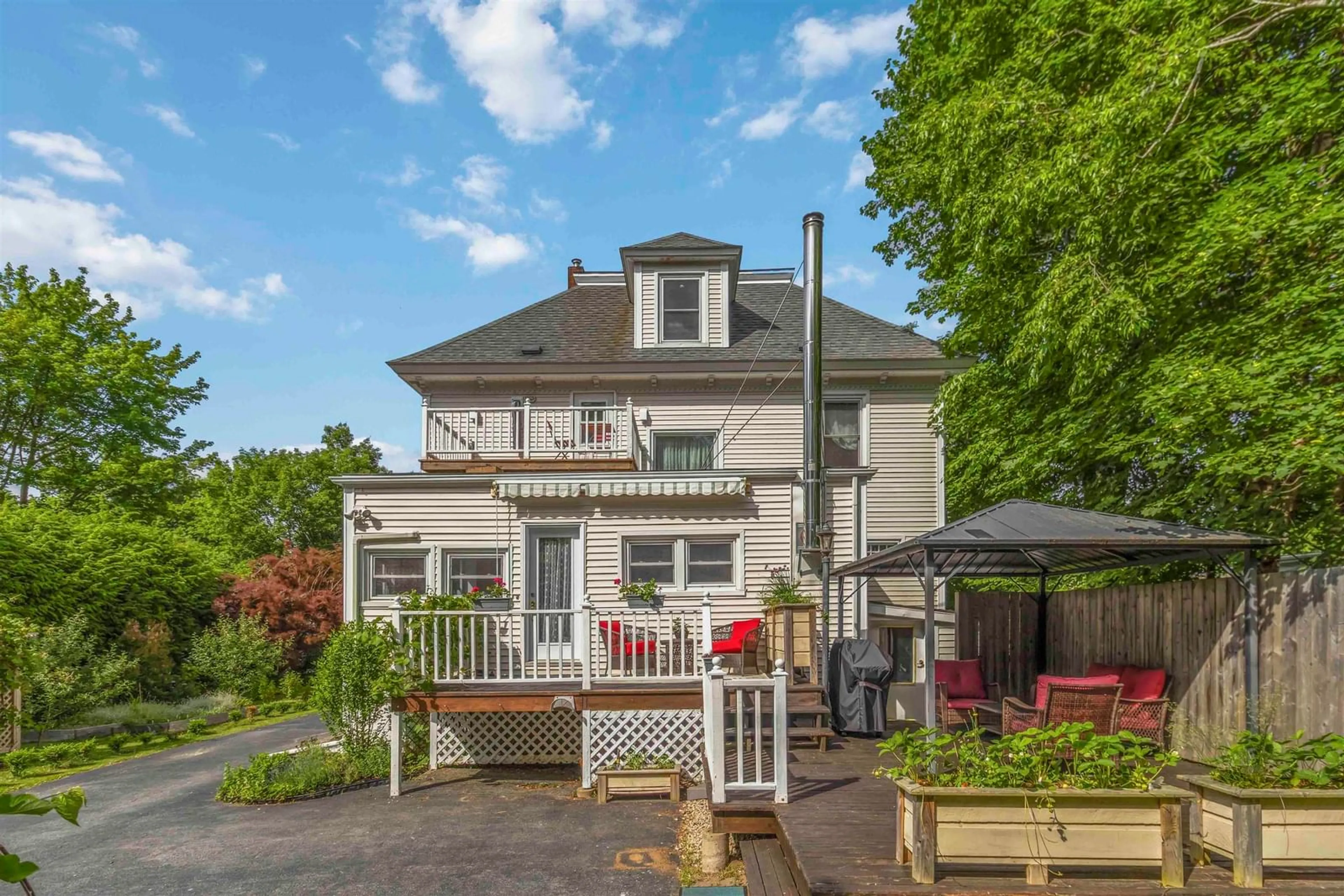 Patio, street for 149 Queen St, Bridgewater Nova Scotia B4V 1P5