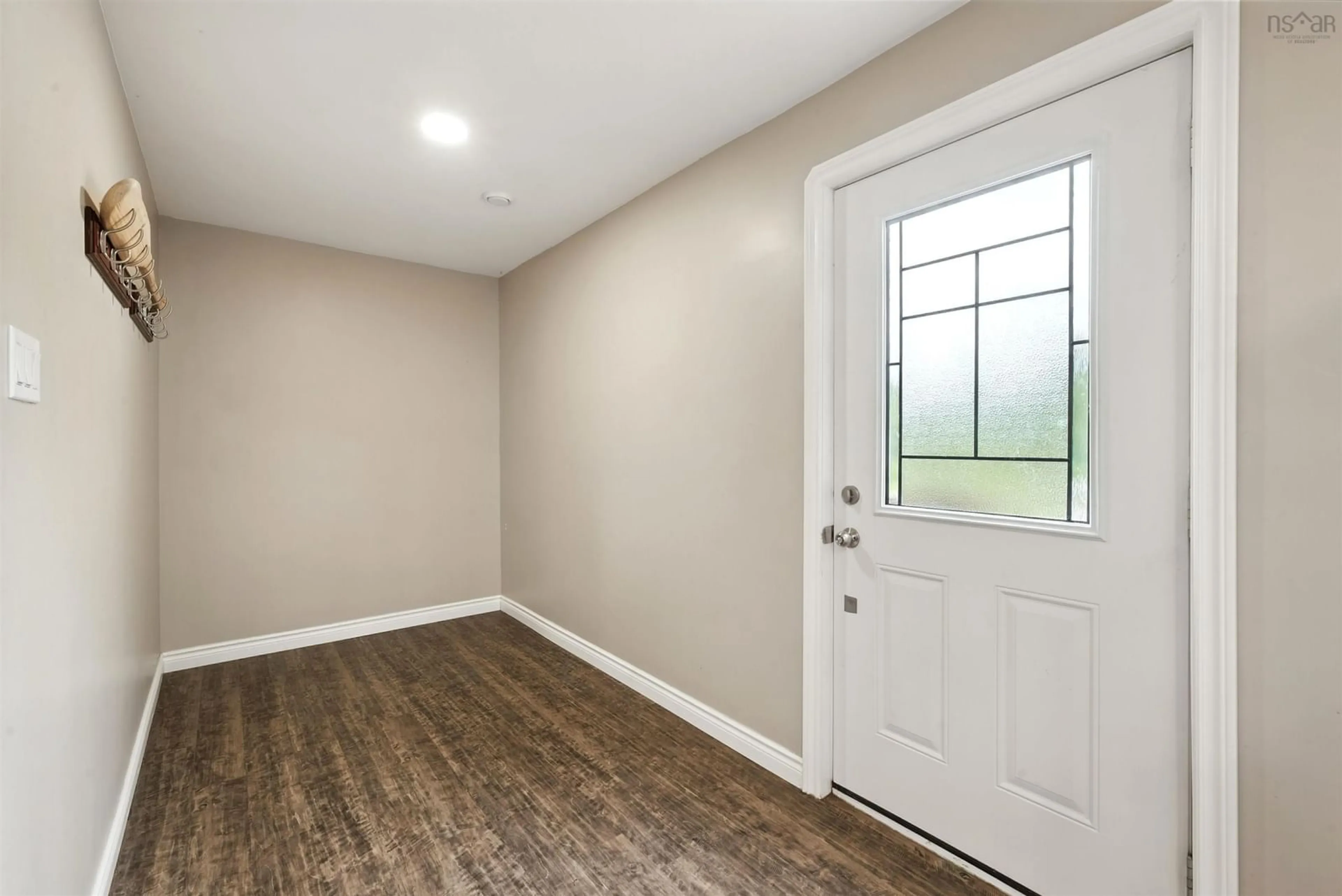 Indoor entryway for 200 Lantz Rd, Bramber Nova Scotia B0N 2R0