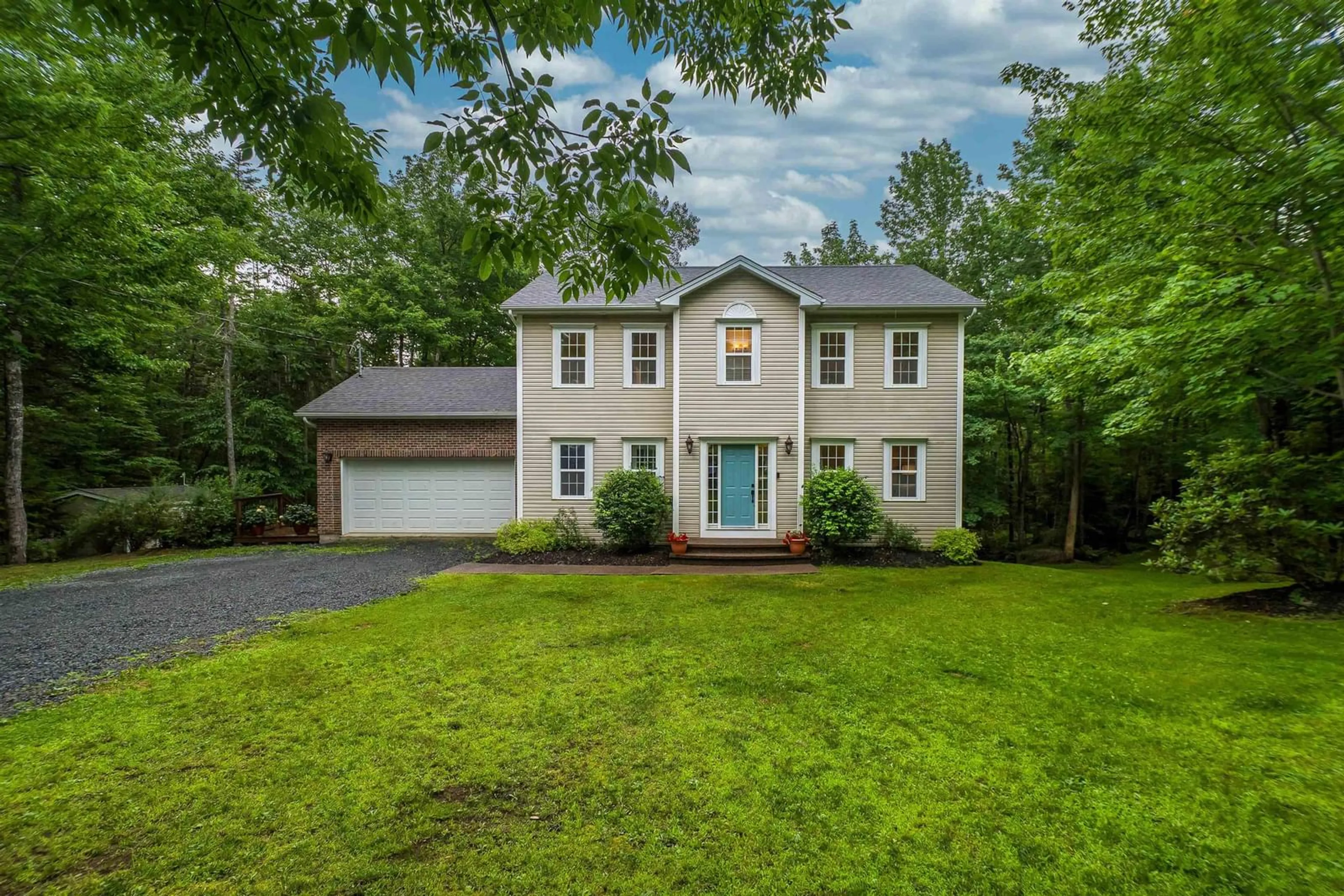 A pic from outside/outdoor area/front of a property/back of a property/a pic from drone, street for 48 Dundee Close, Fall River Nova Scotia B2T 1M7
