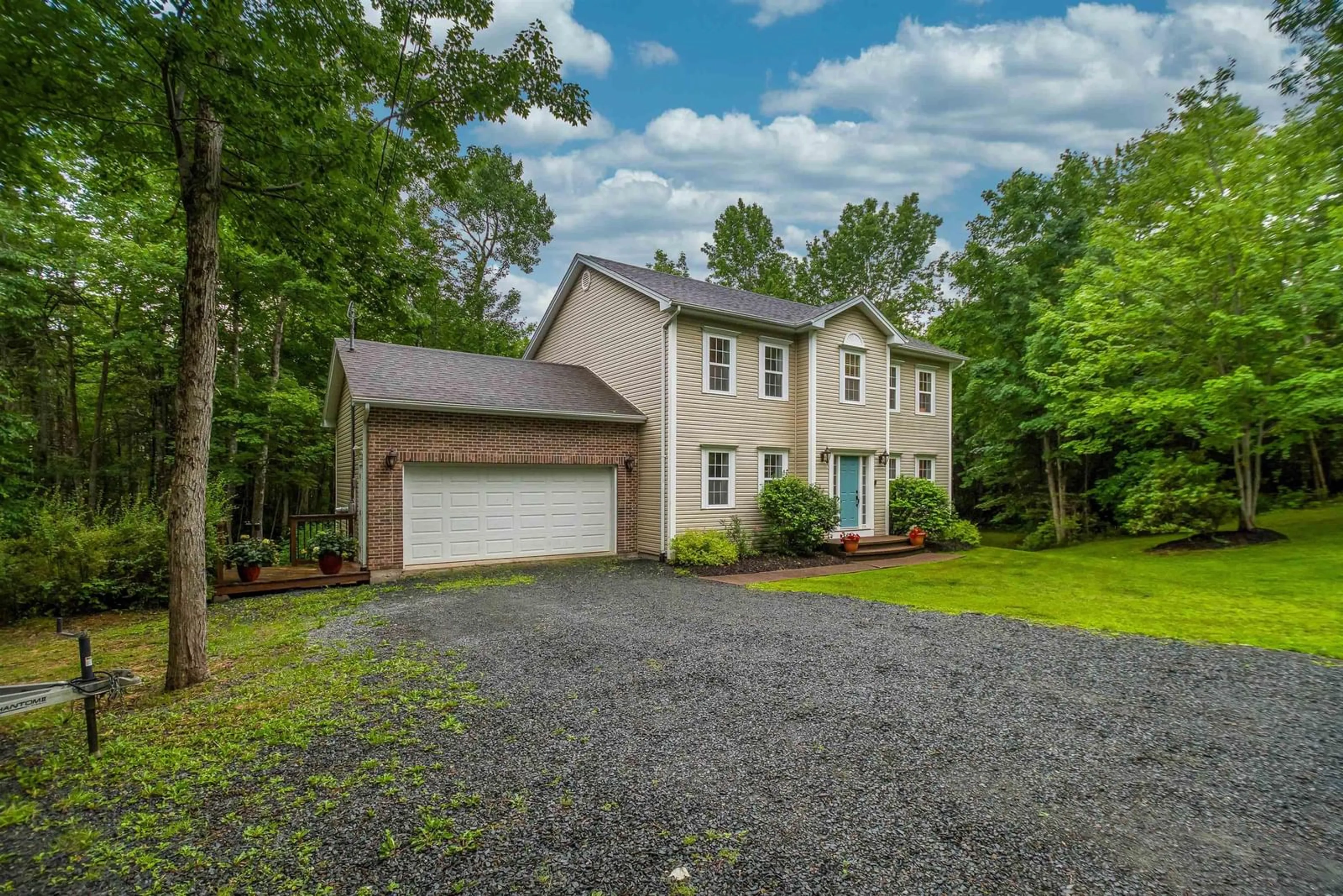 A pic from outside/outdoor area/front of a property/back of a property/a pic from drone, unknown for 48 Dundee Close, Fall River Nova Scotia B2T 1M7