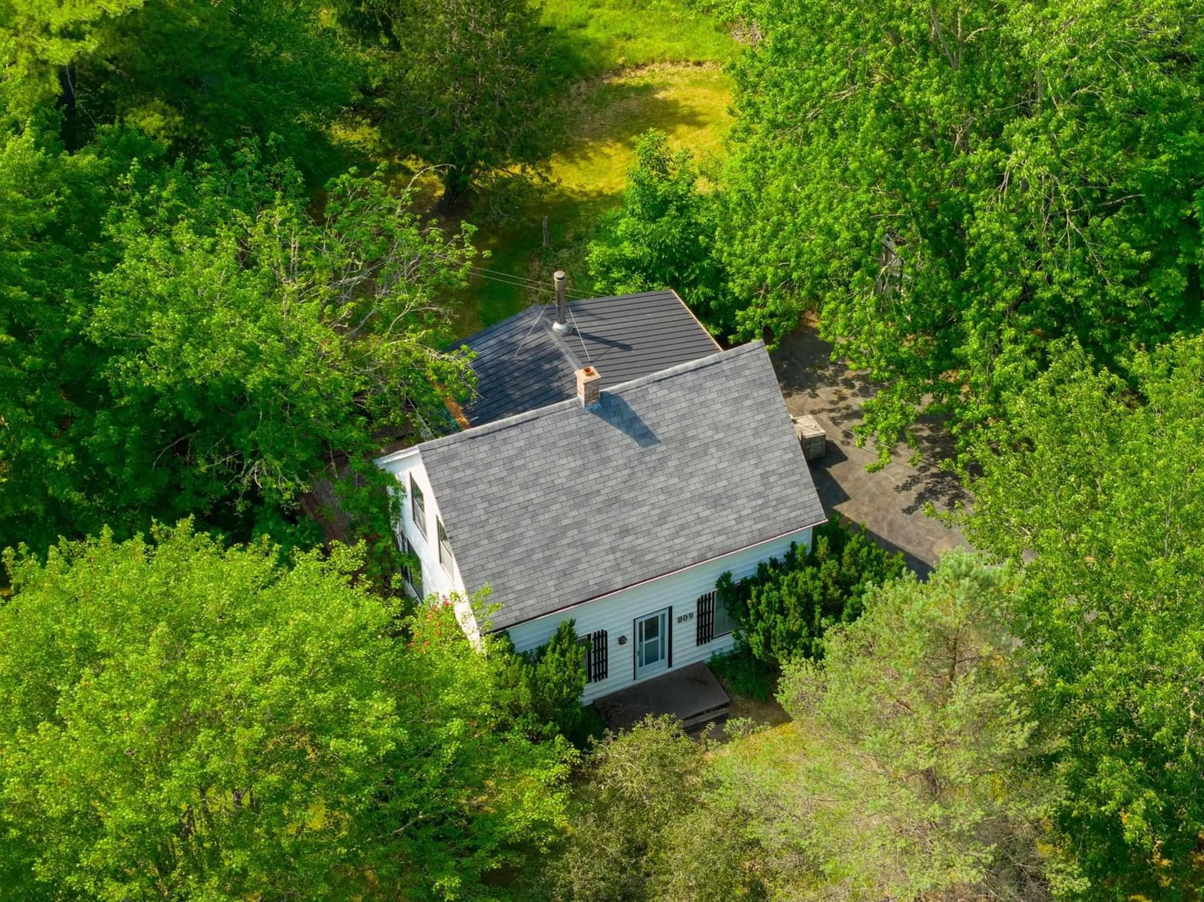 A pic from outside/outdoor area/front of a property/back of a property/a pic from drone, unknown for 809 Horne Settlement Rd, Enfield Nova Scotia B2T 1H3