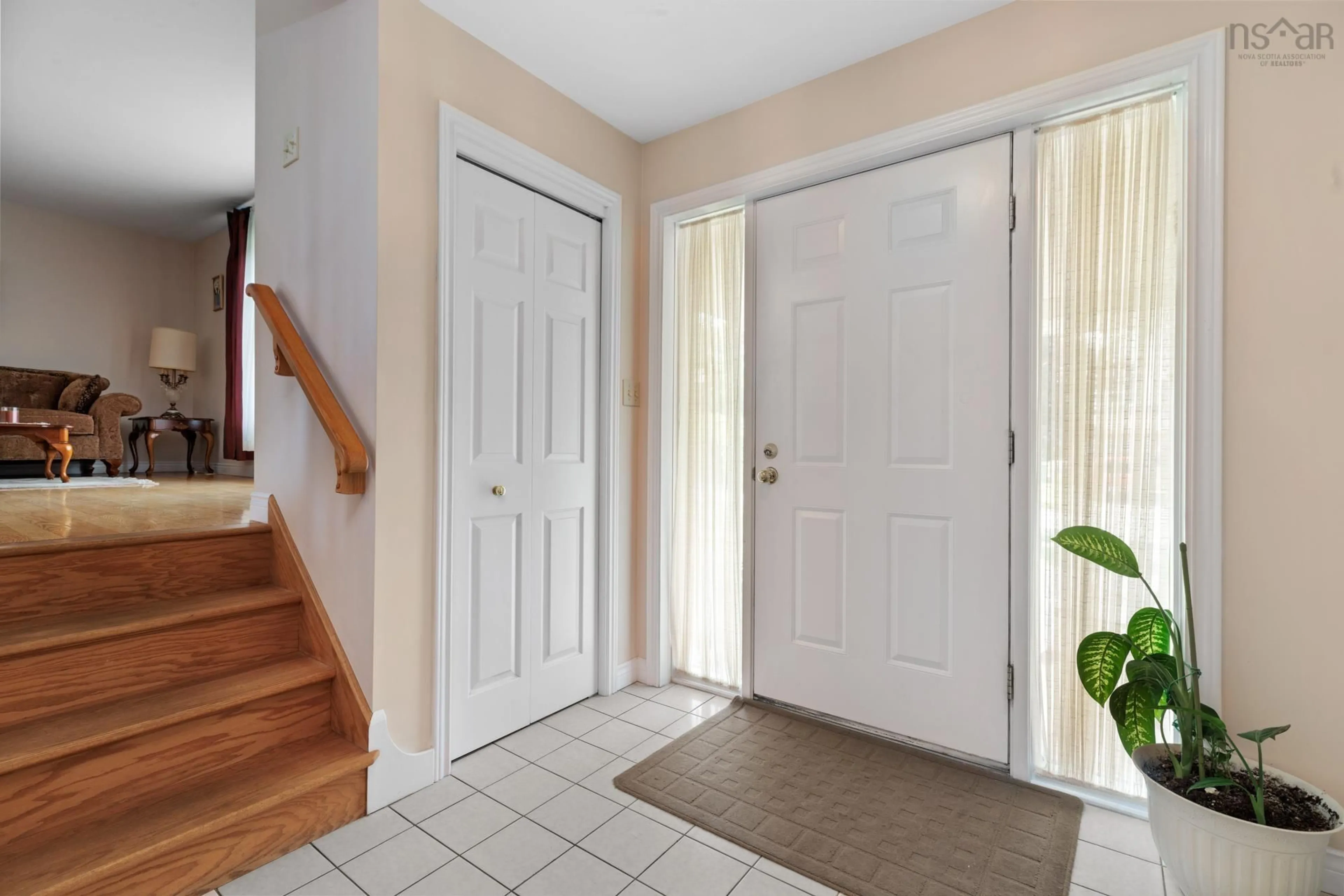 Indoor entryway for 15 Turnmill Dr, Halifax Nova Scotia B3M 4H2