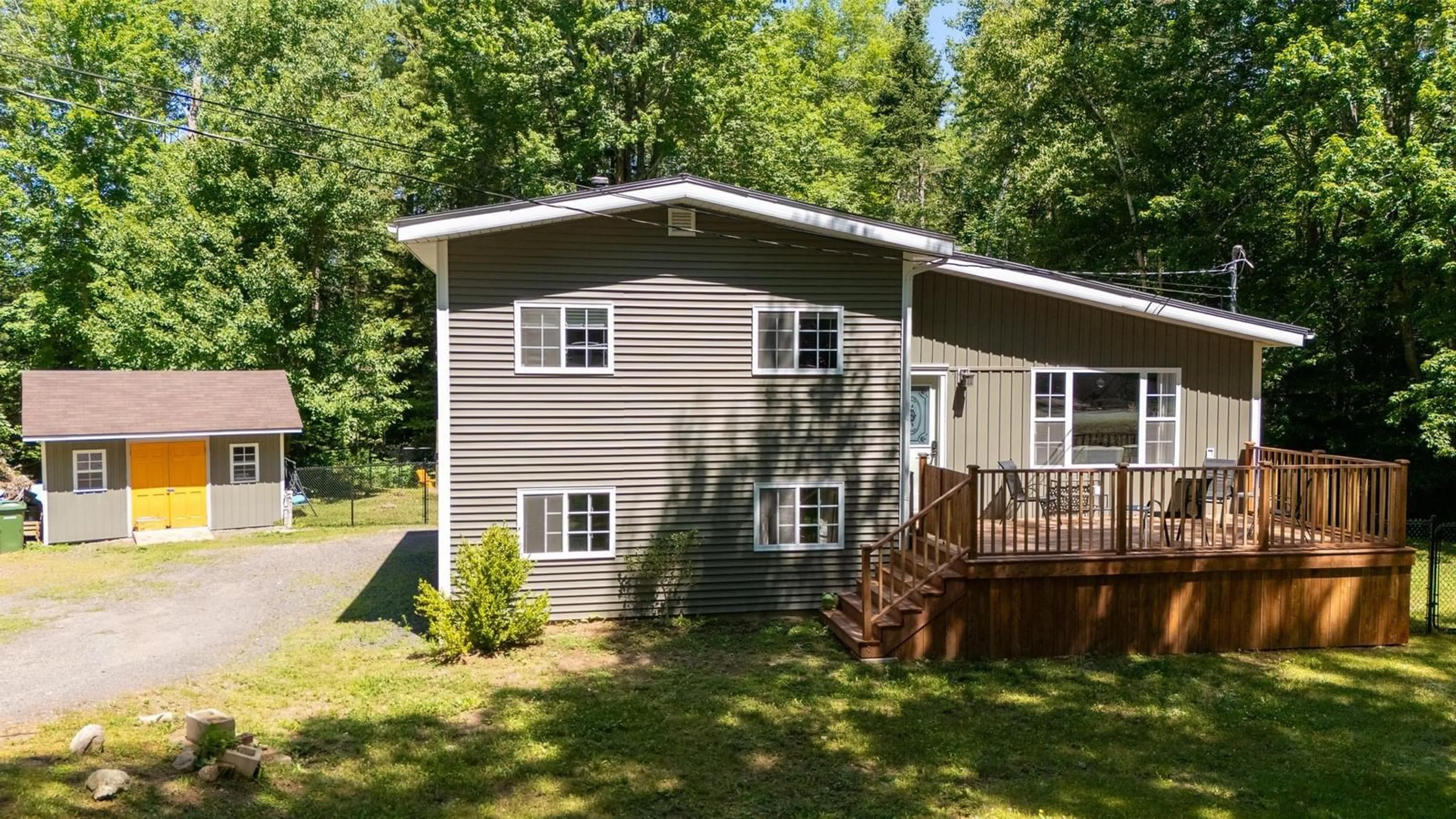Home with vinyl exterior material, unknown for 35 Lawrence Rd, Windermere Nova Scotia B0P 1E0