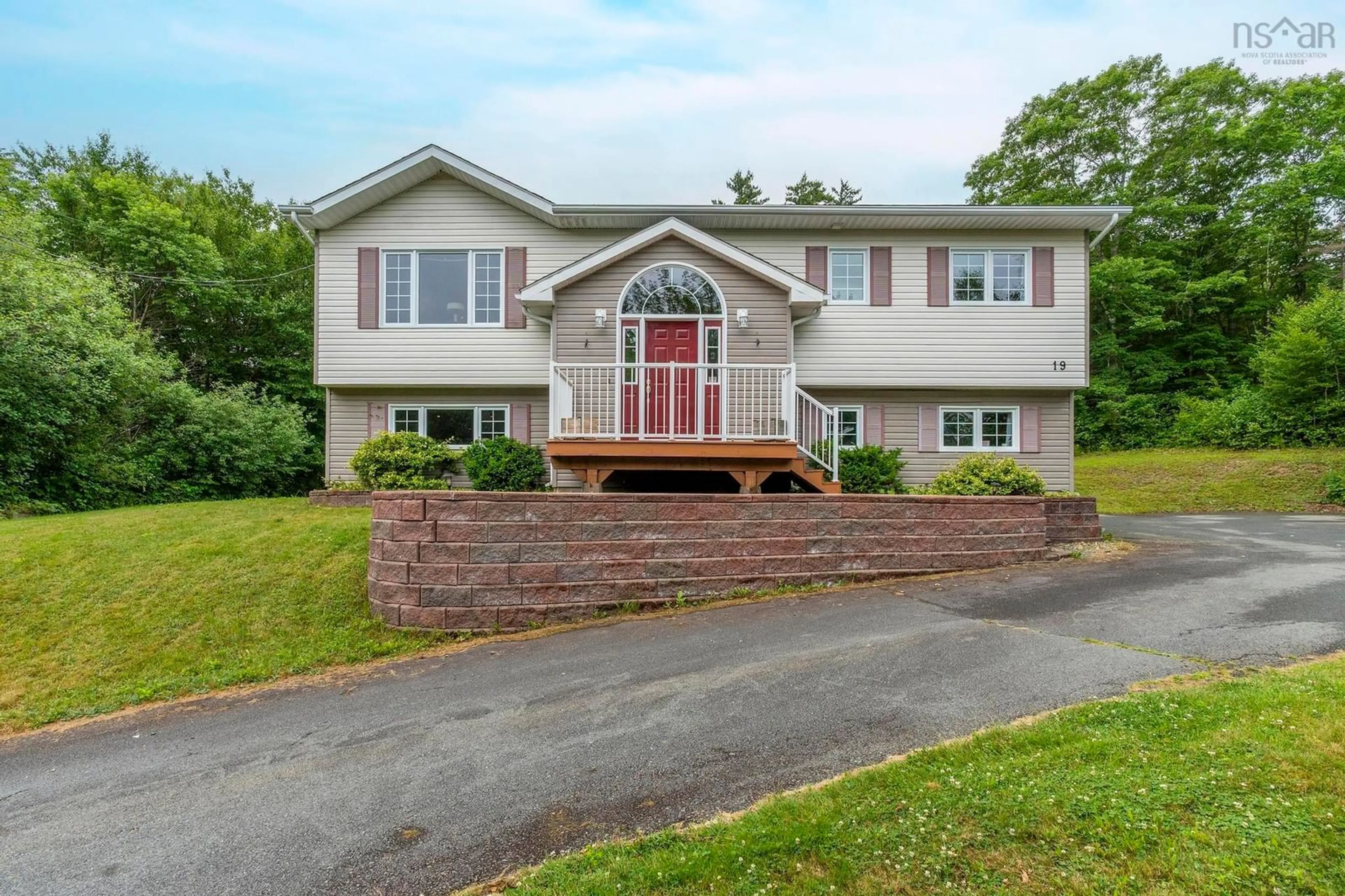 Home with vinyl exterior material, street for 19 Bainbridge Court, Dartmouth Nova Scotia B2Z 1J5