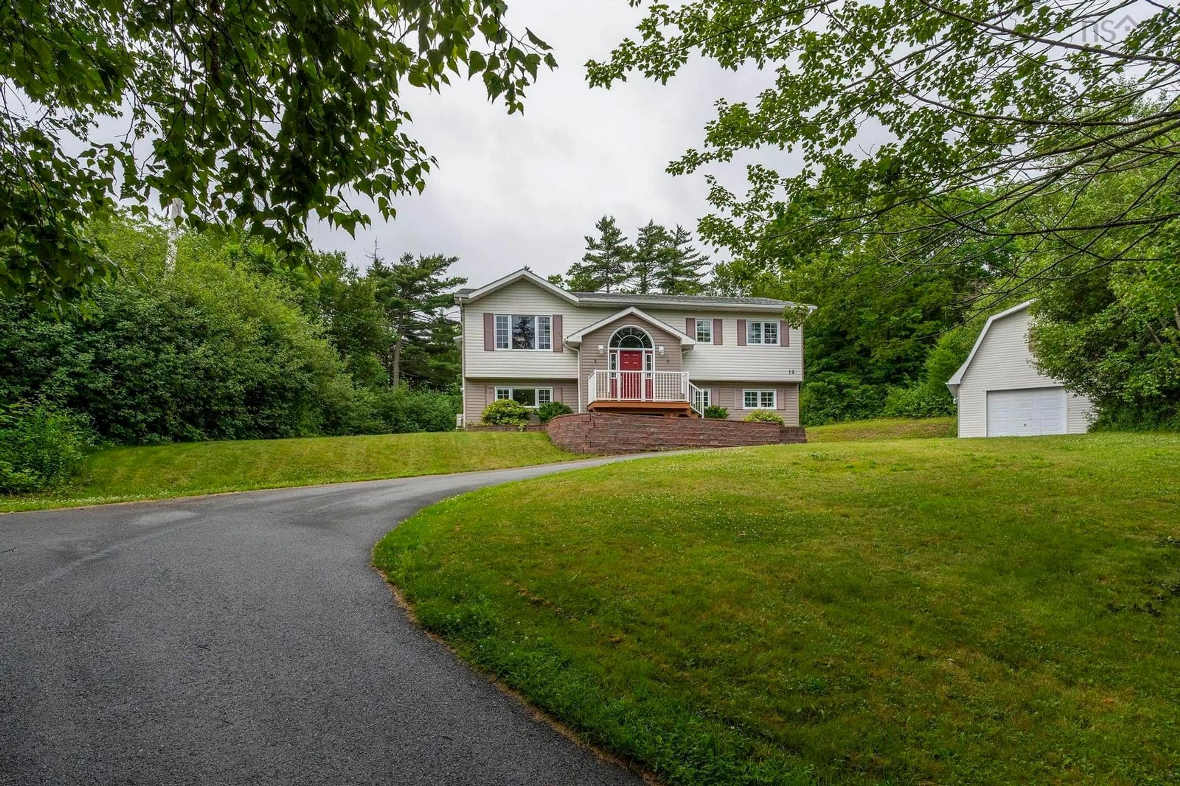 Home with vinyl exterior material, street for 19 Bainbridge Court, Dartmouth Nova Scotia B2Z 1J5