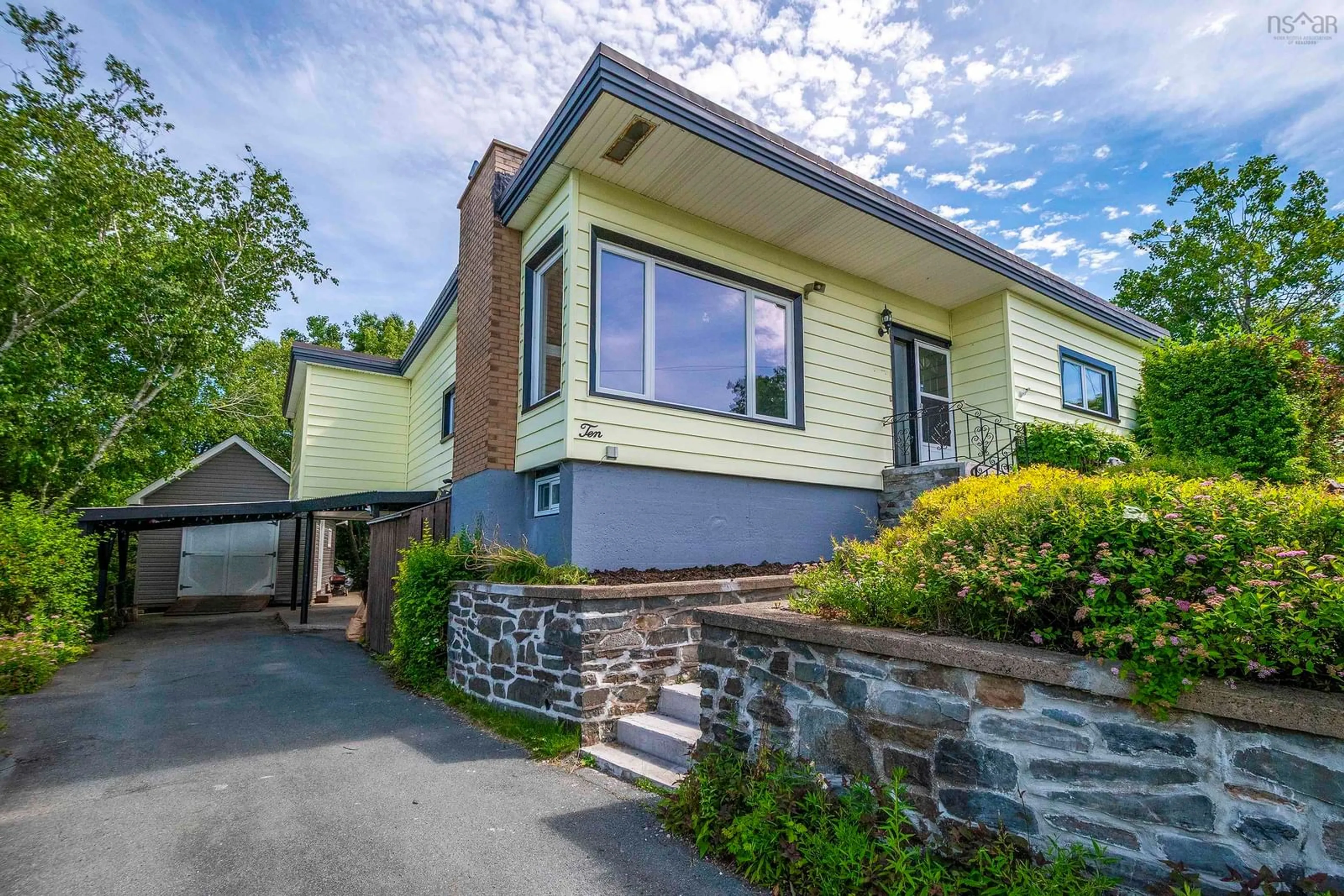 Home with vinyl exterior material, street for 10 Forward Ave, Halifax Nova Scotia B3P 1S4