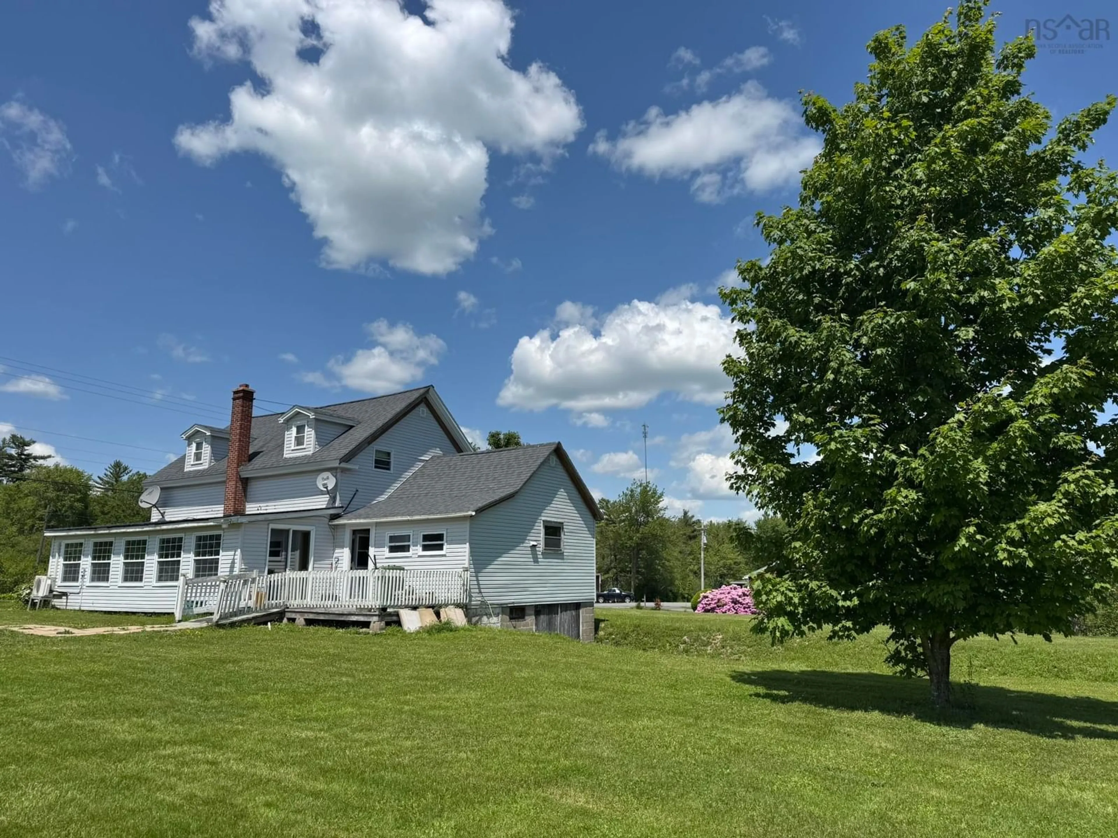A pic from outside/outdoor area/front of a property/back of a property/a pic from drone, unknown for 185 West Caledonia Rd, Caledonia Nova Scotia B0T 1B0