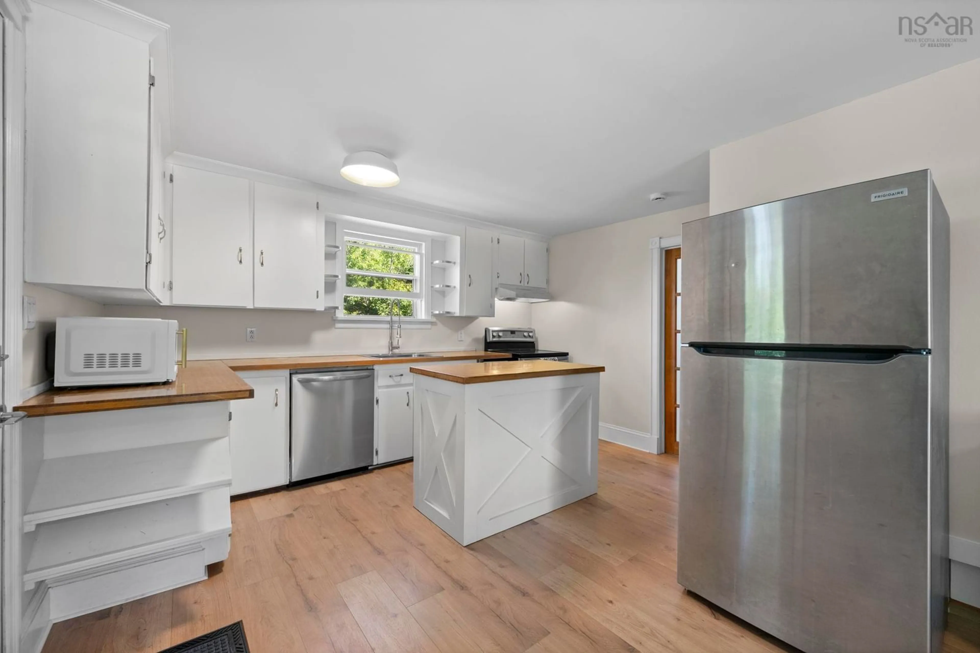 Standard kitchen, wood/laminate floor for 13278 Highway 7, Ship Harbour Nova Scotia B0J 2L0