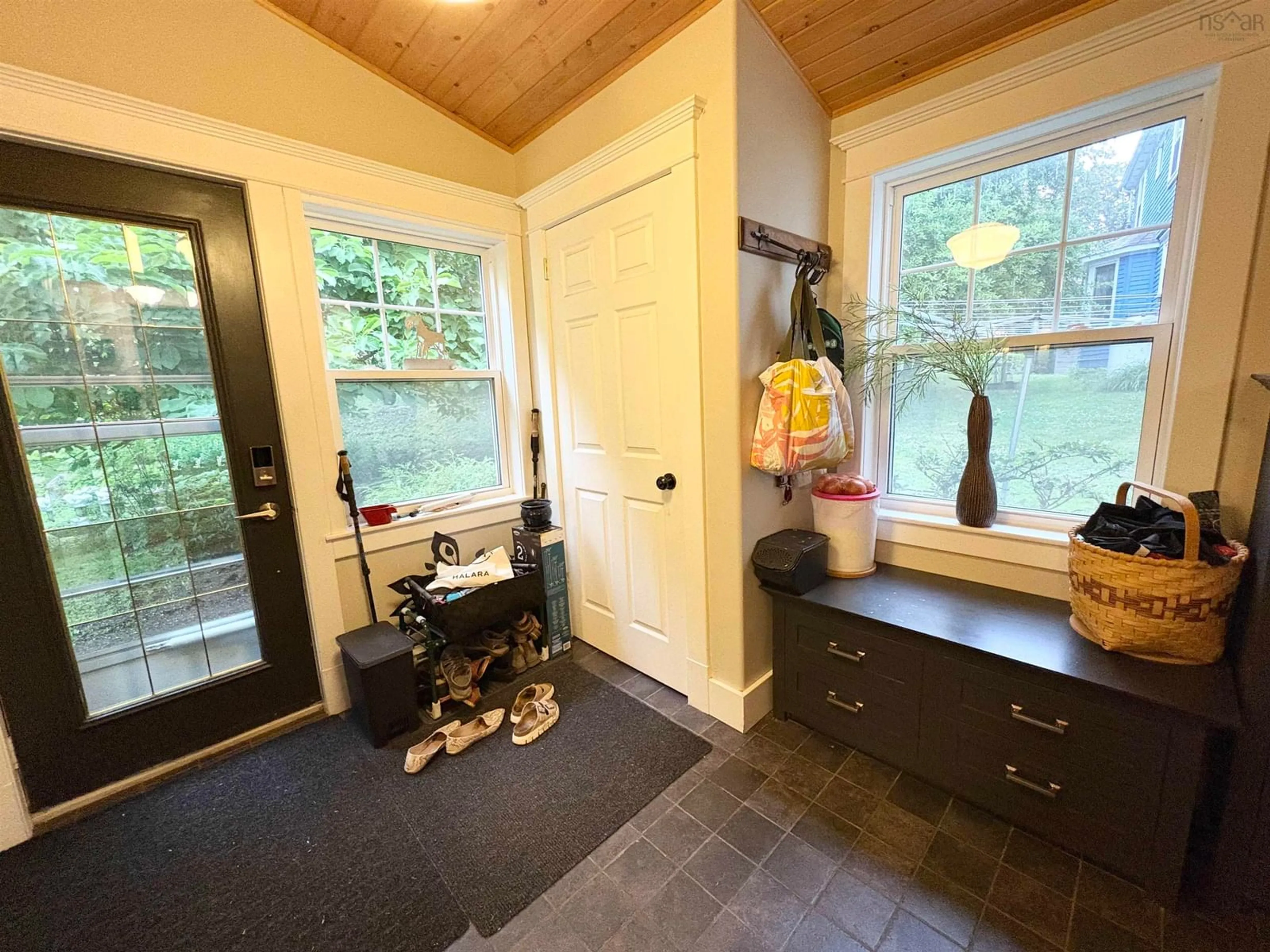 Indoor entryway for 370 Terrace St, New Glasgow Nova Scotia B2H 1R6