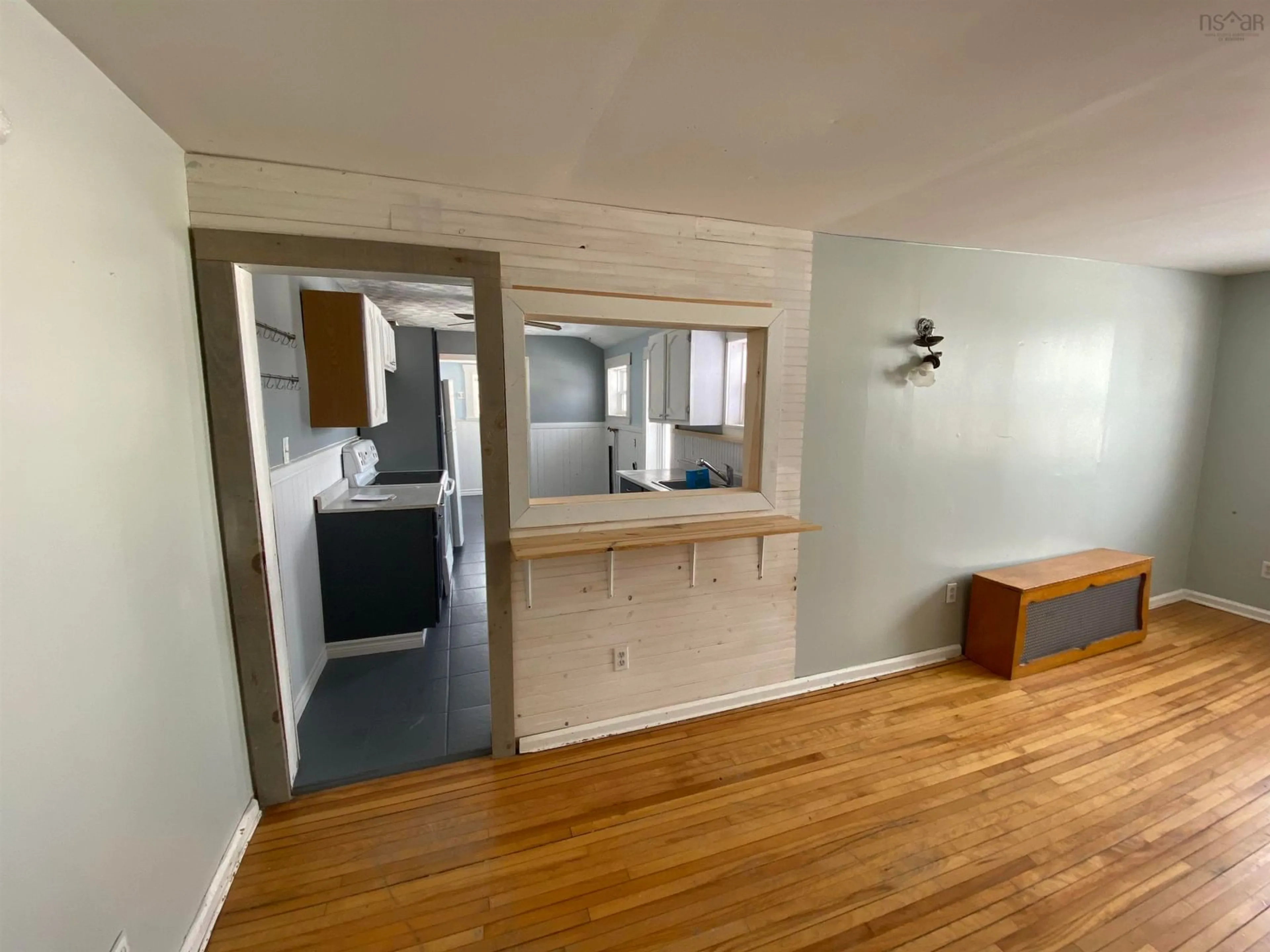 A pic of a room for 521/523 George St, New Waterford Nova Scotia B1H 4E2