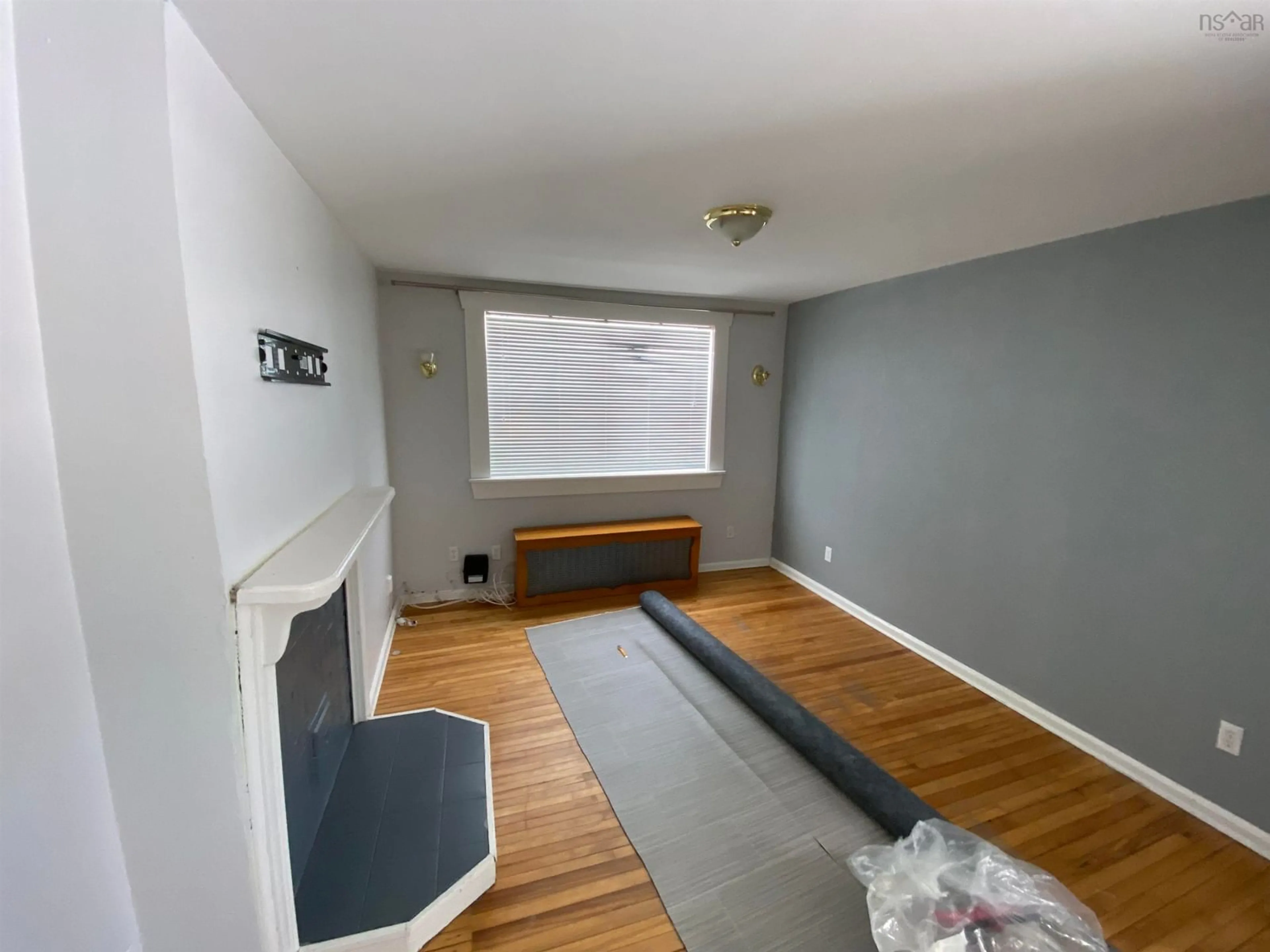 A pic of a room for 521/523 George St, New Waterford Nova Scotia B1H 4E2