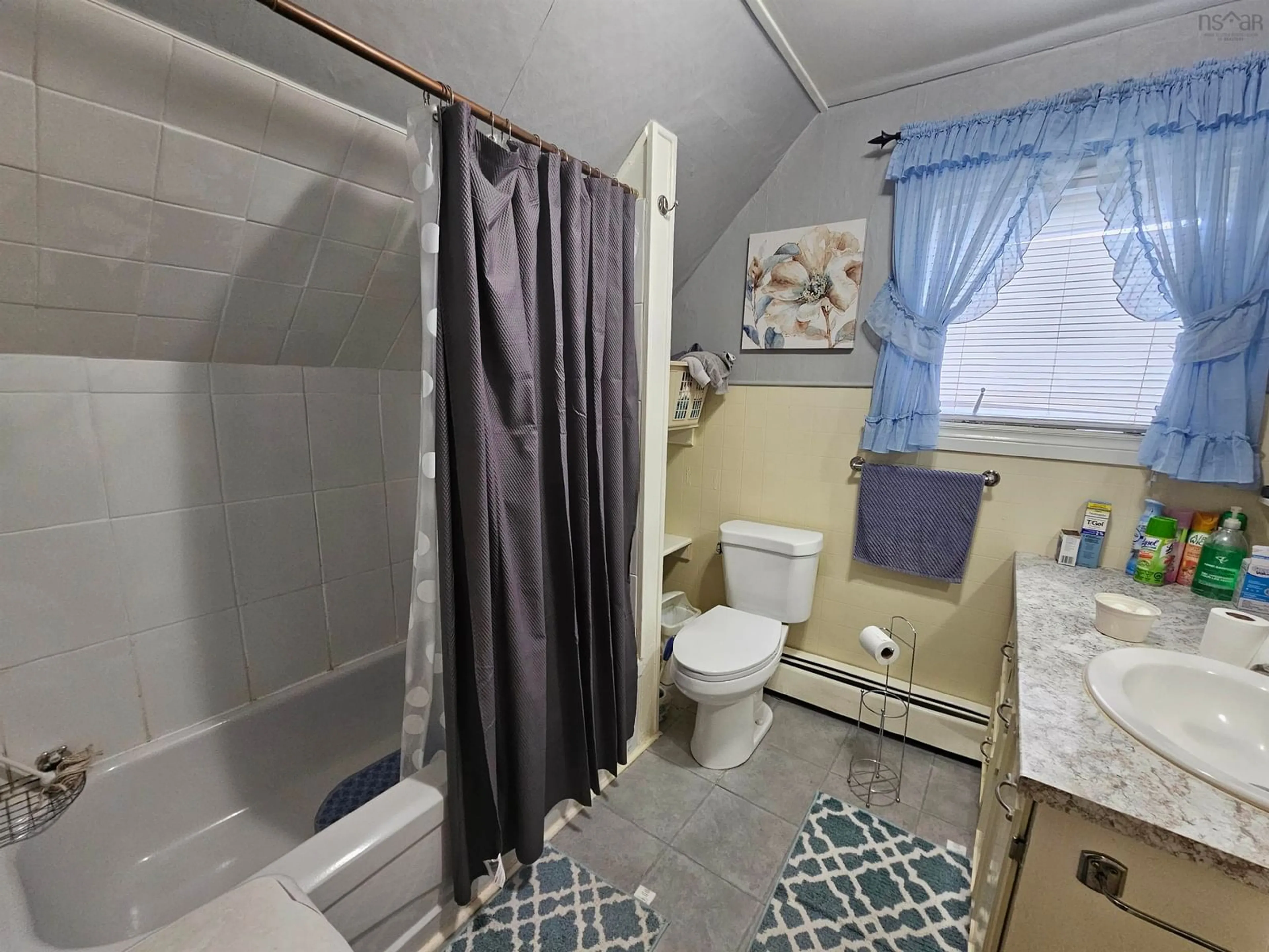 Standard bathroom, unknown for 3 Thompson Ave, North Sydney Nova Scotia B2A 1X7