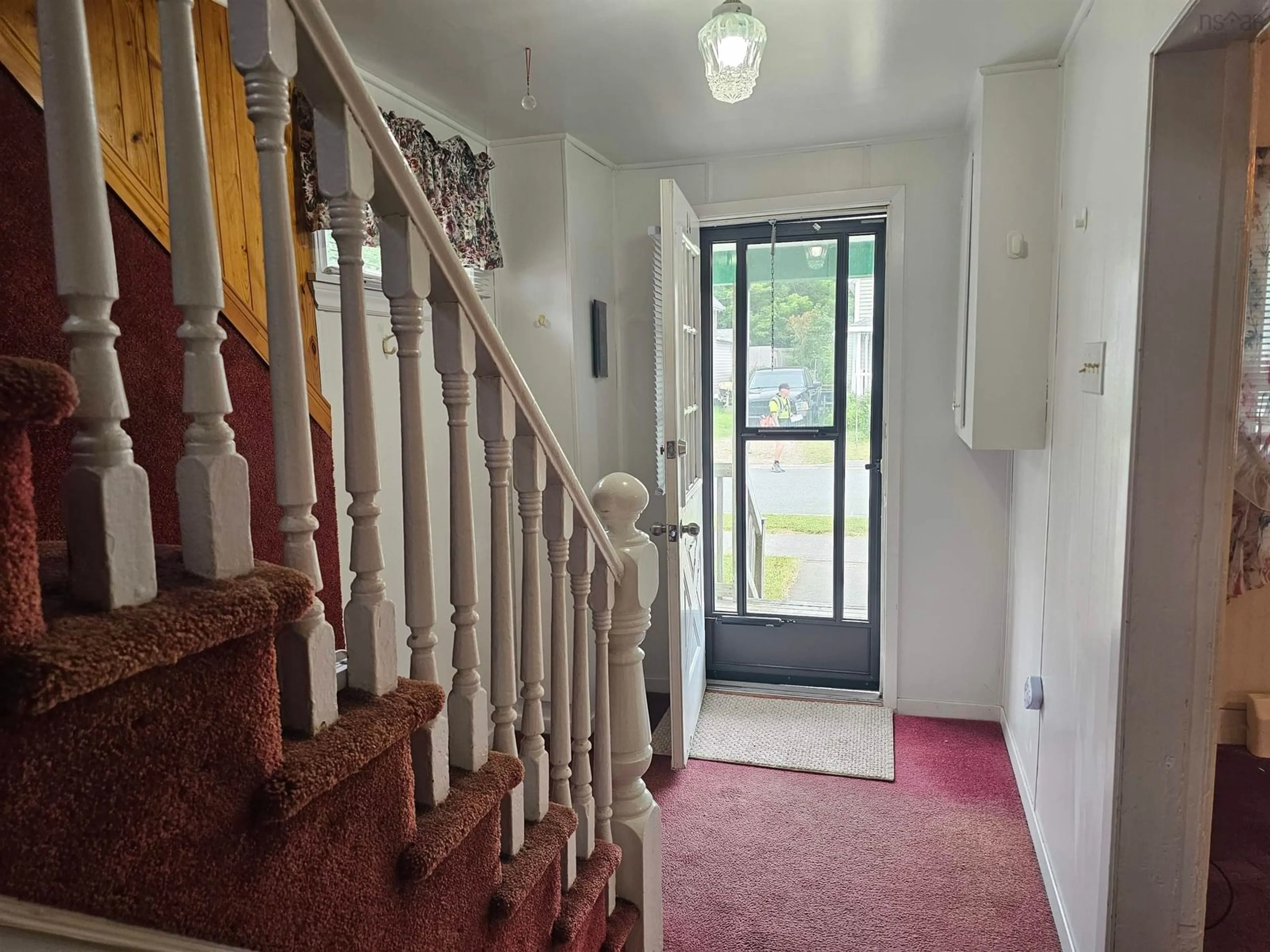Indoor foyer for 3 Thompson Ave, North Sydney Nova Scotia B2A 1X7