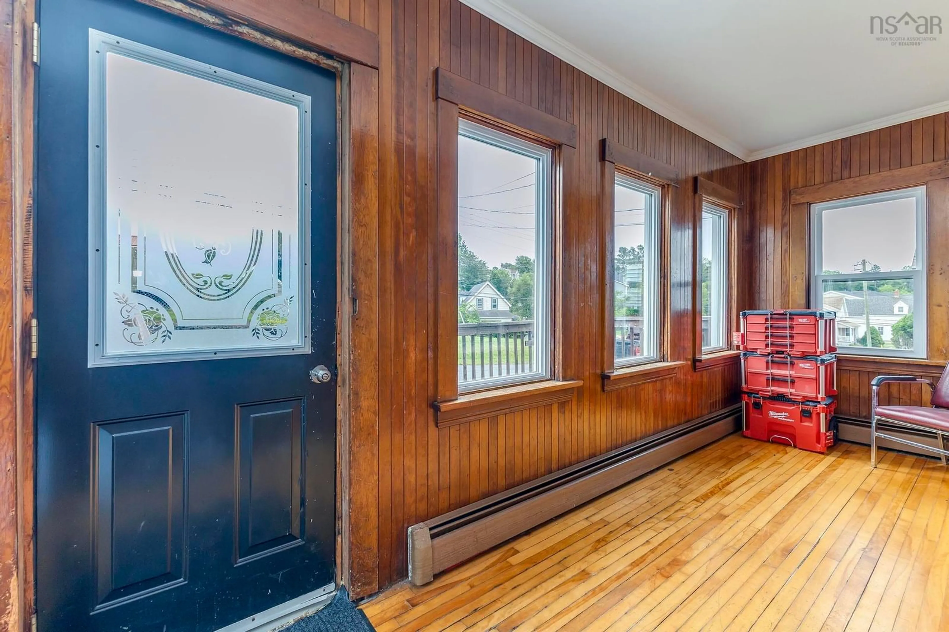 Indoor entryway for 326 Shelburne St, New Glasgow Nova Scotia B2H 3K4