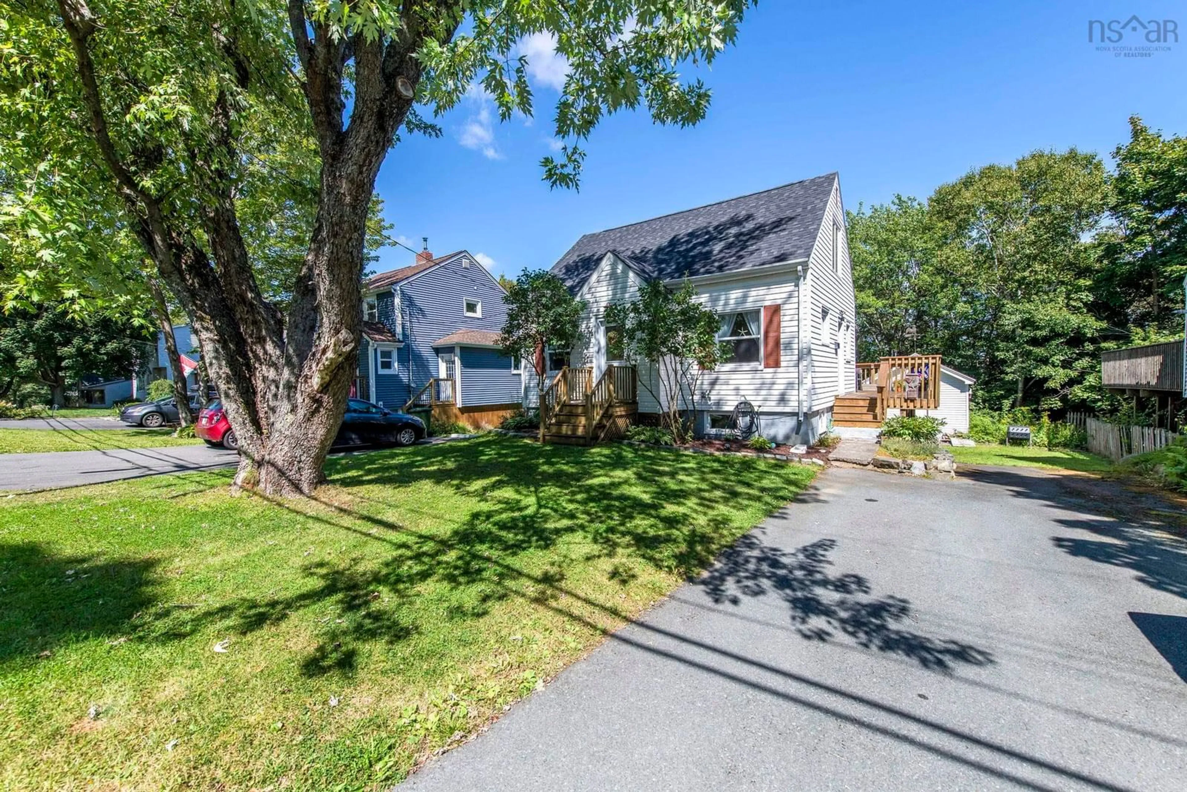 A pic from outside/outdoor area/front of a property/back of a property/a pic from drone, street for 50 Fenwood Rd, Halifax Nova Scotia B3N 1G8