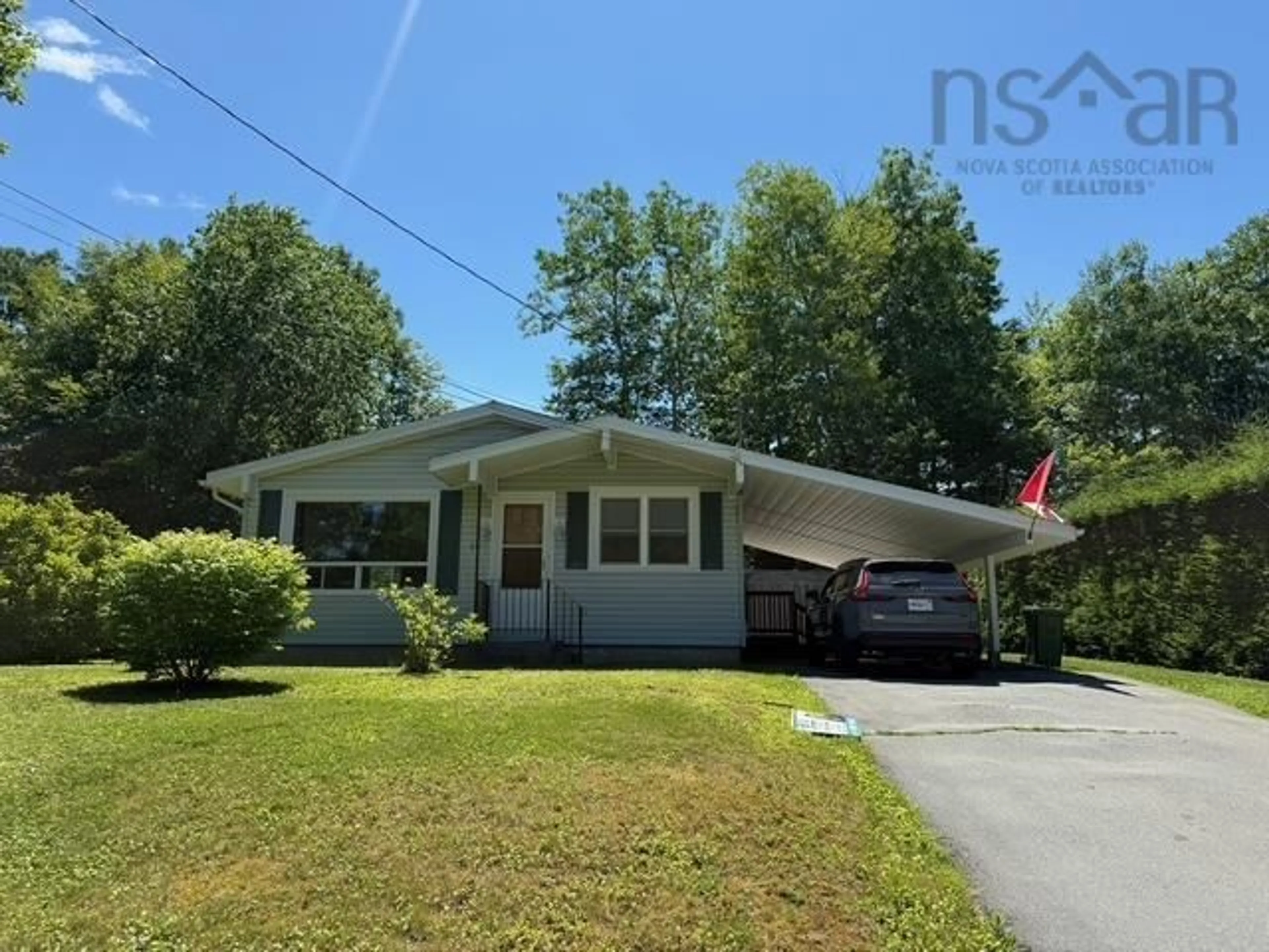 Home with vinyl exterior material, street for 14 Linden Ave, Bridgewater Nova Scotia B4V 1J6