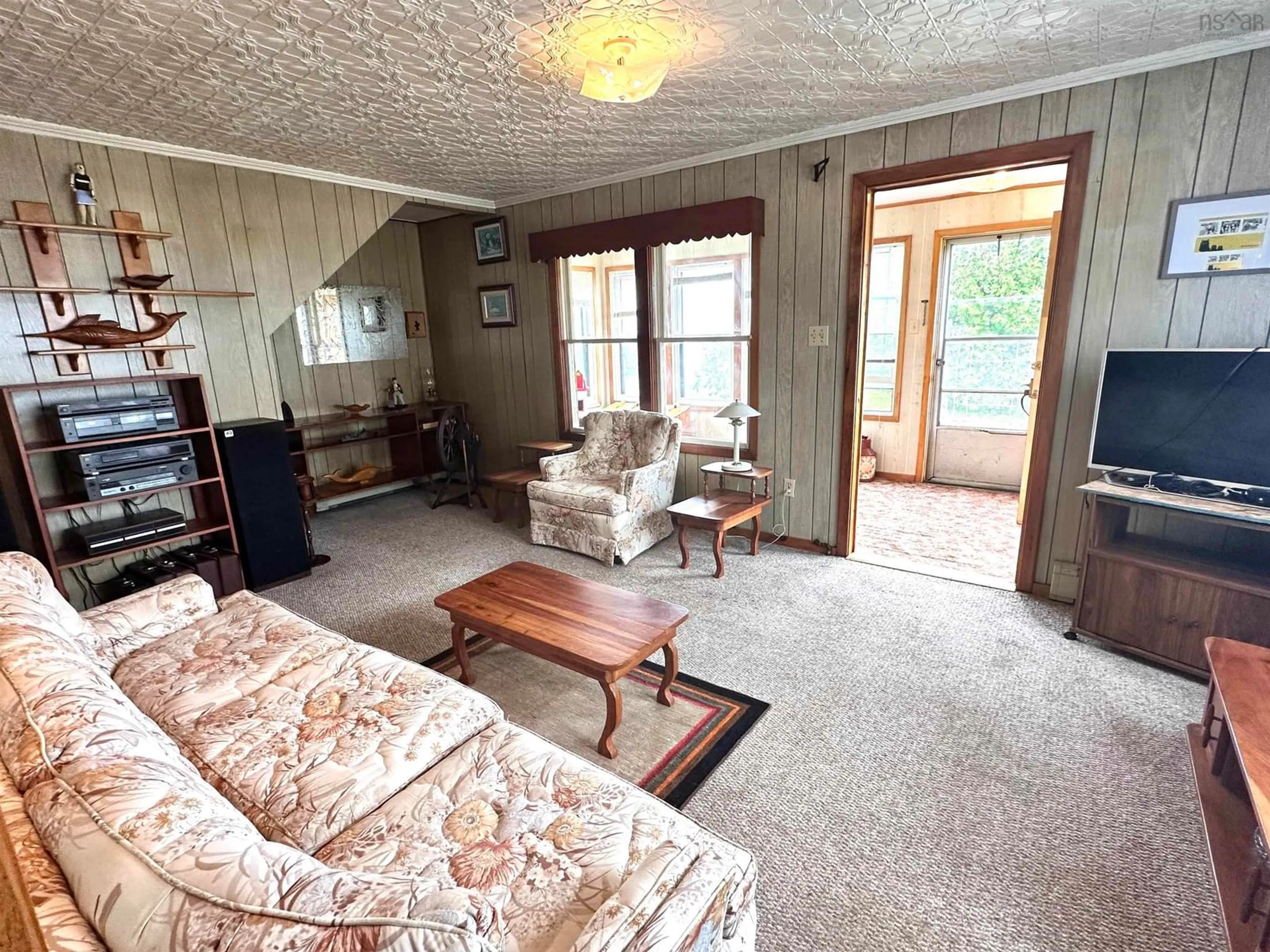 Living room with furniture, unknown for 567 Main St, Liverpool Nova Scotia B0T 1K0