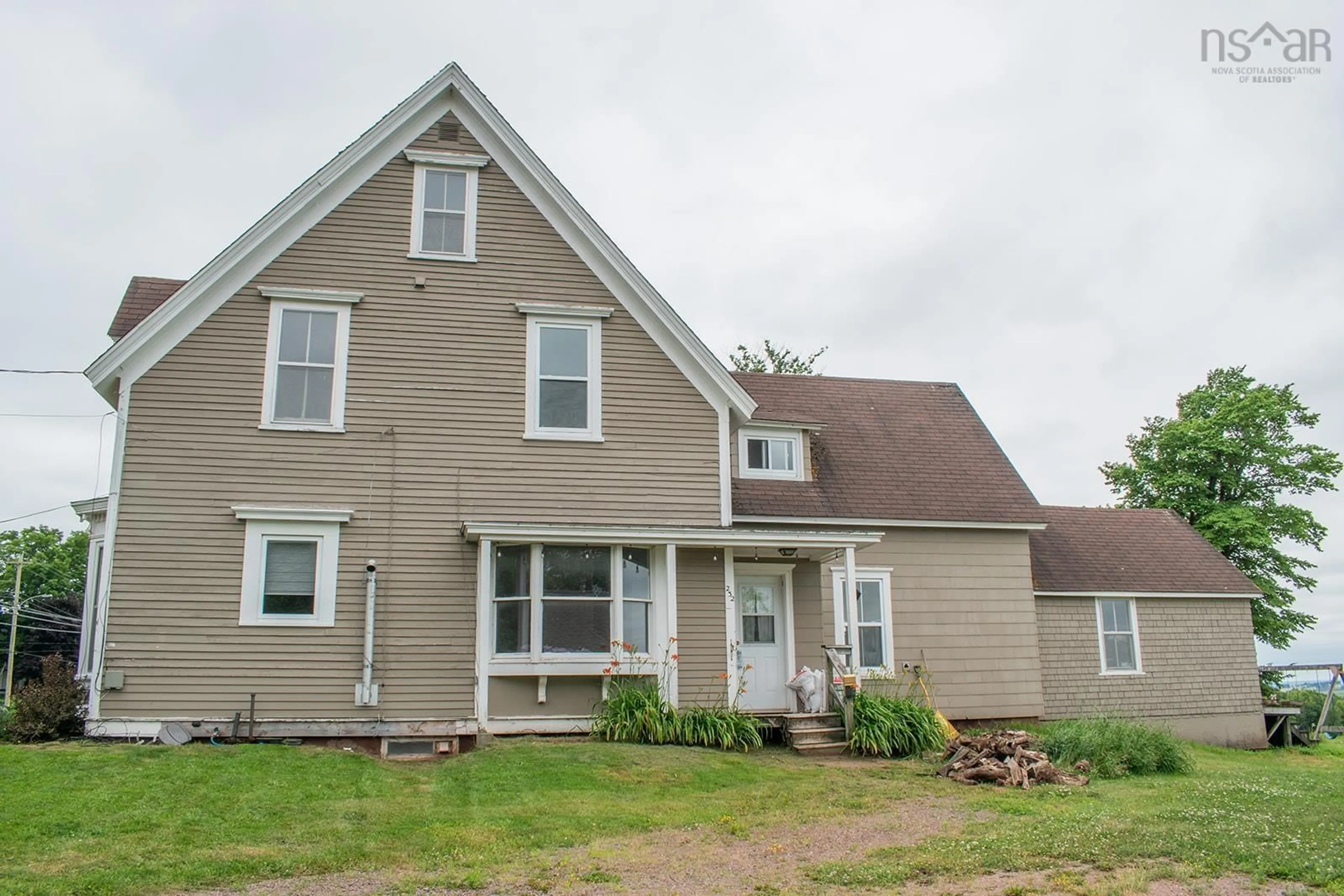 Home with vinyl exterior material, street for 230 Victoria St, Amherst Nova Scotia B4H 1Y9