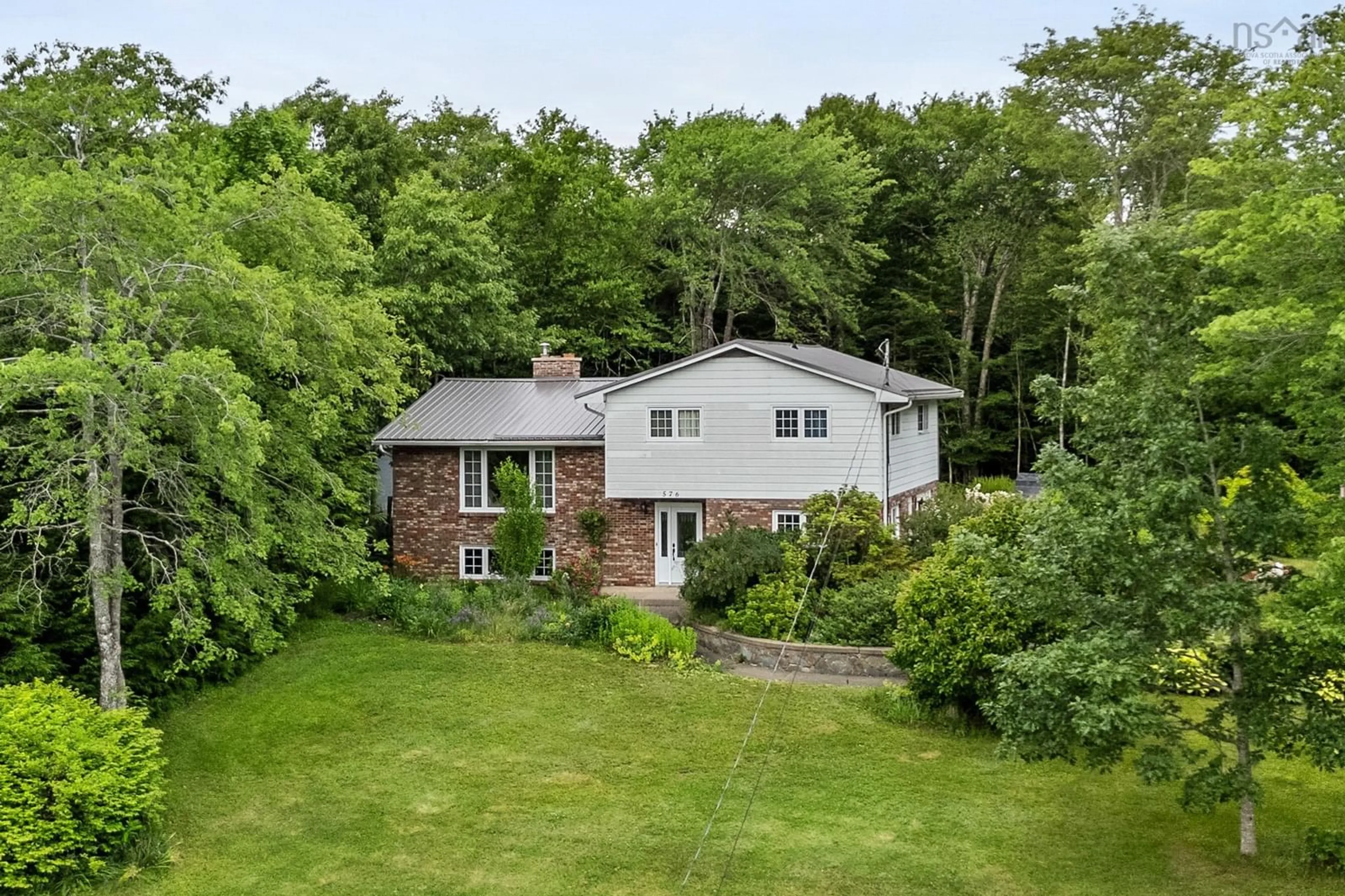A pic from outside/outdoor area/front of a property/back of a property/a pic from drone, unknown for 576 Lakeview Ave, Middle Sackville Nova Scotia B4E 3B8