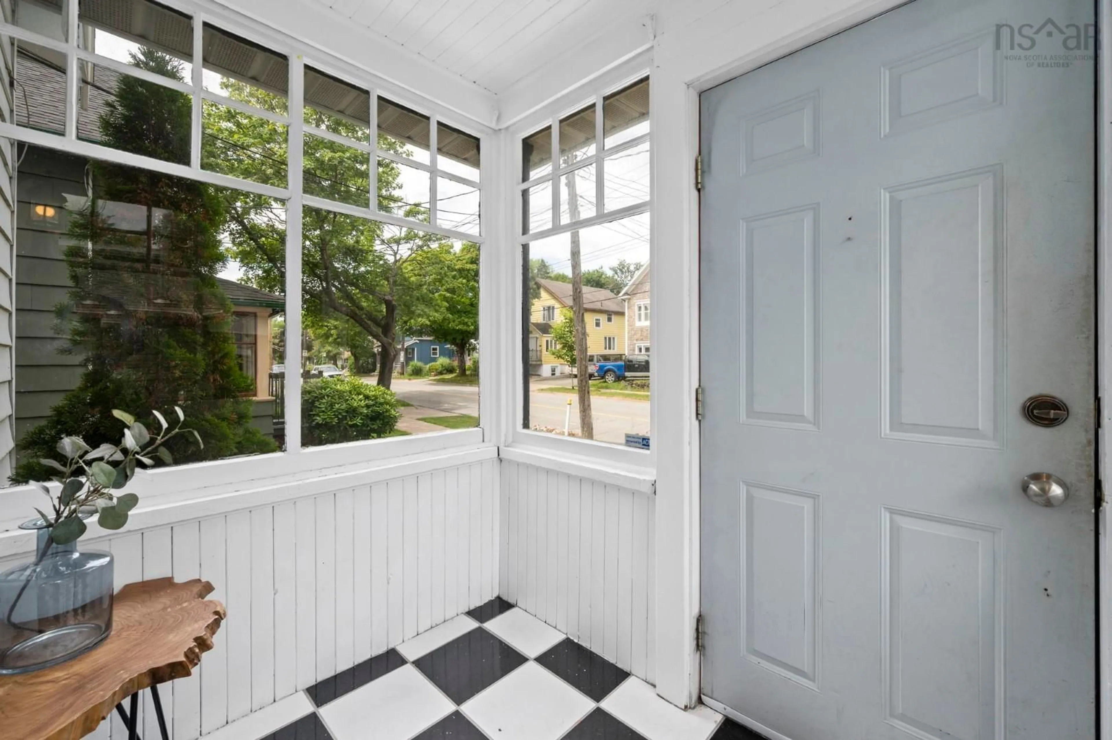 Indoor entryway for 5658 Duffus St, Halifax Nova Scotia B3K 2M6