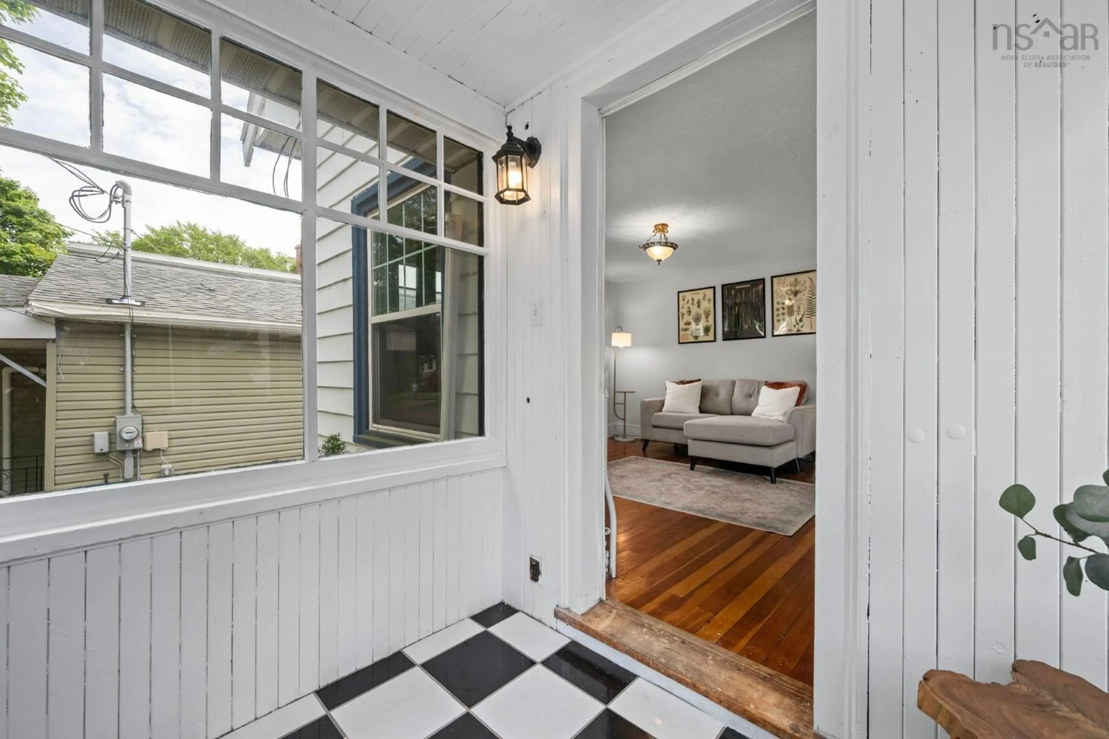 Indoor entryway for 5658 Duffus St, Halifax Nova Scotia B3K 2M6