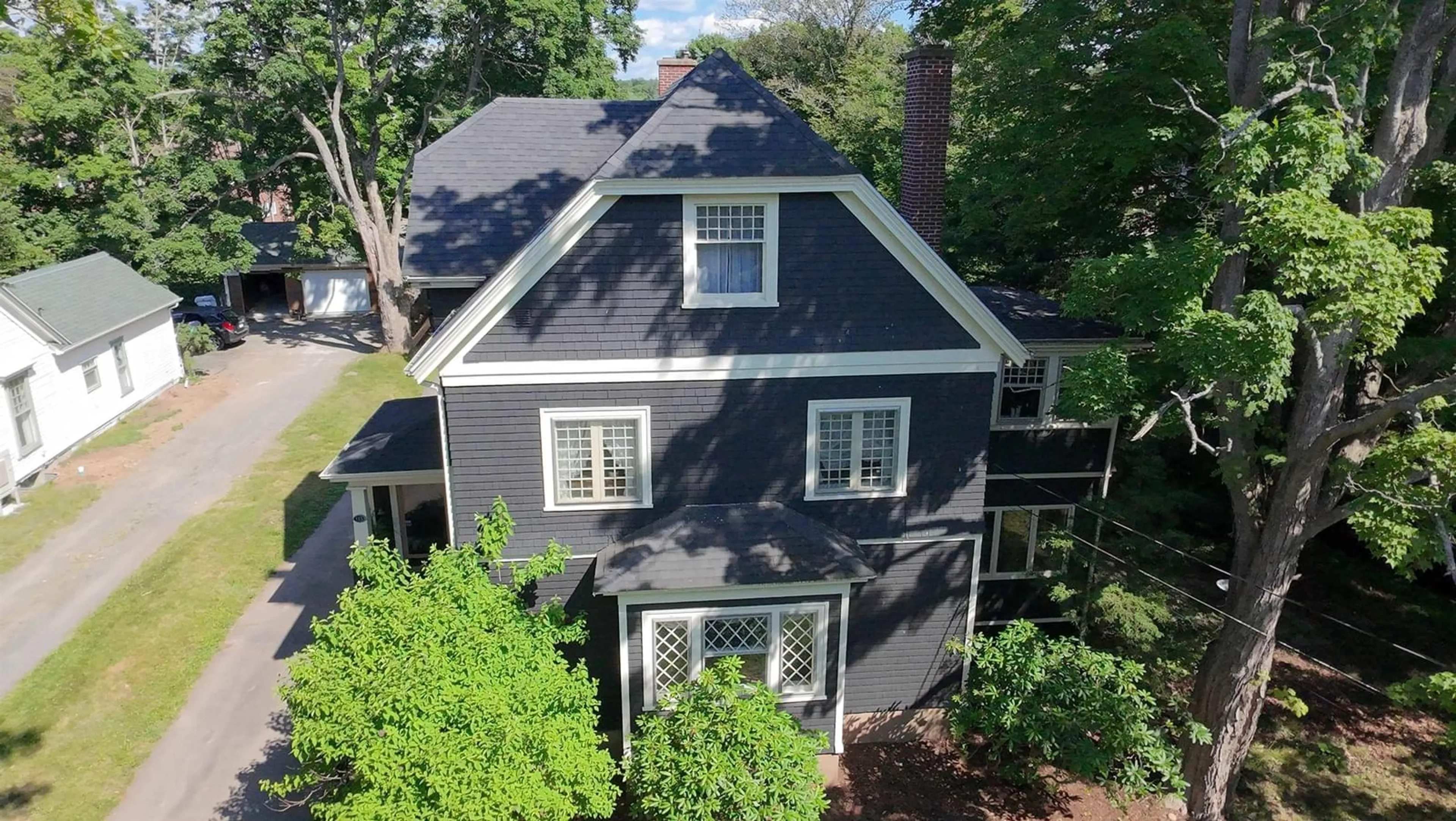 A pic from outside/outdoor area/front of a property/back of a property/a pic from drone, street for 115 Willow St, Truro Nova Scotia B2N 4Z8