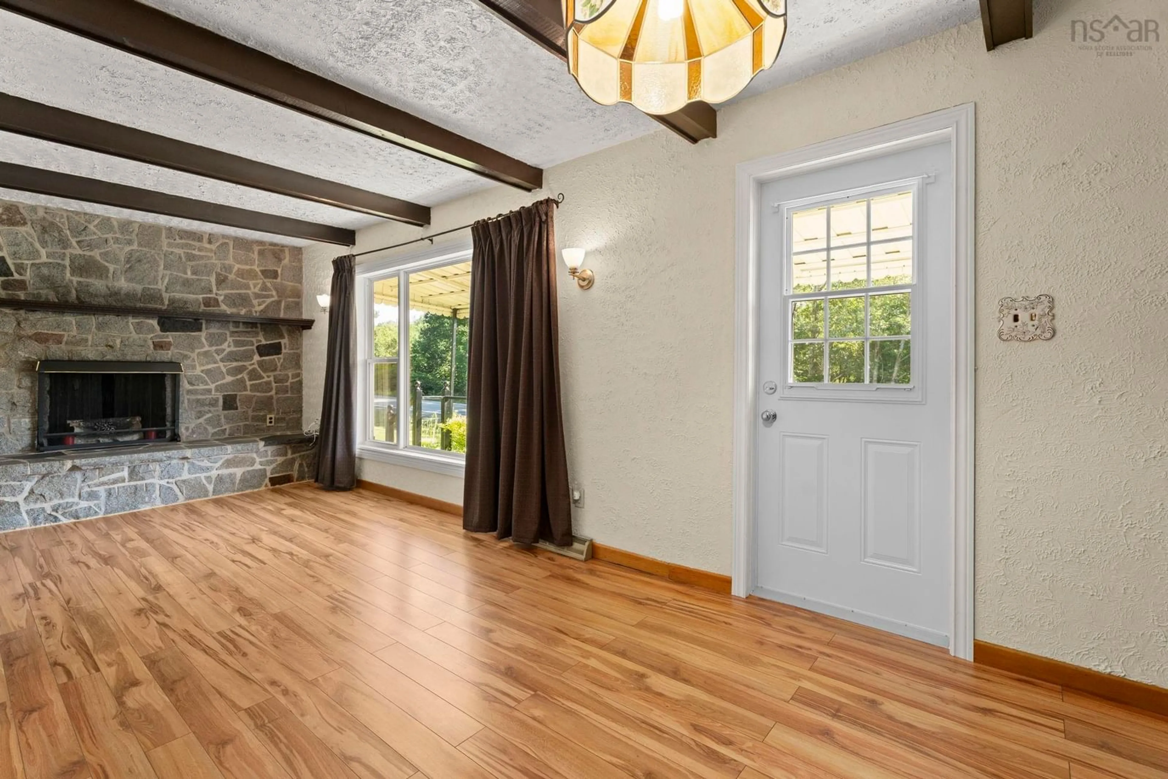 Indoor entryway for 852 Highway 14, Upper Vaughan Nova Scotia B0N 2T0