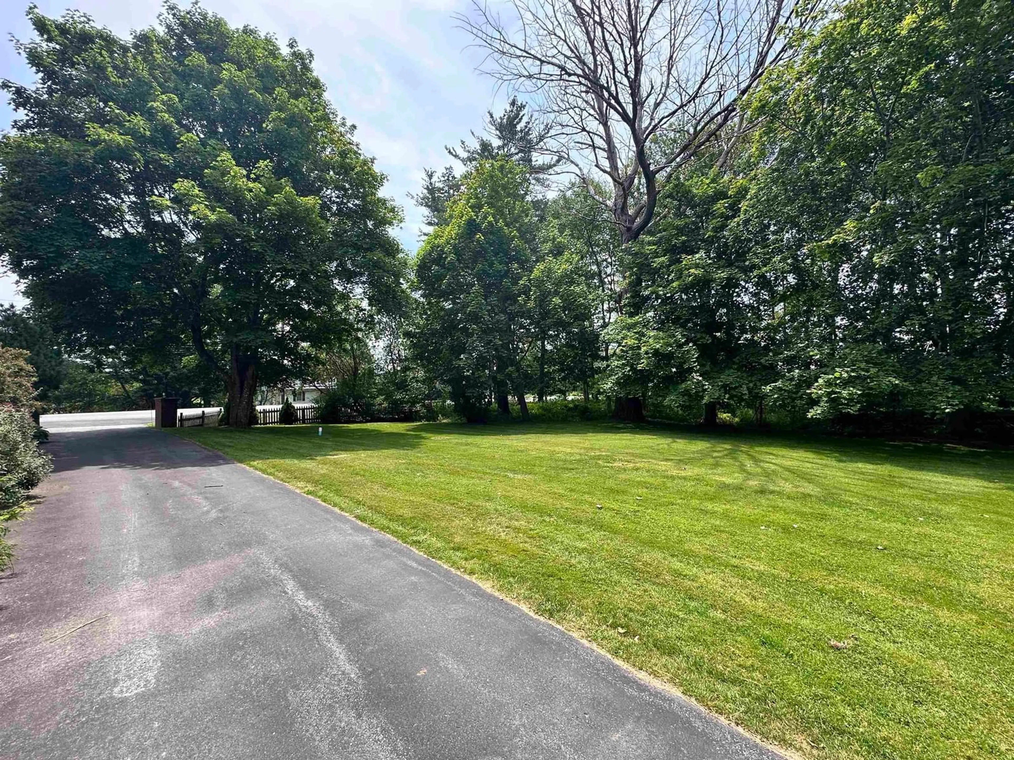 A pic from outside/outdoor area/front of a property/back of a property/a pic from drone, unknown for 4150 Highway 3, Brooklyn Nova Scotia B0J 1H0