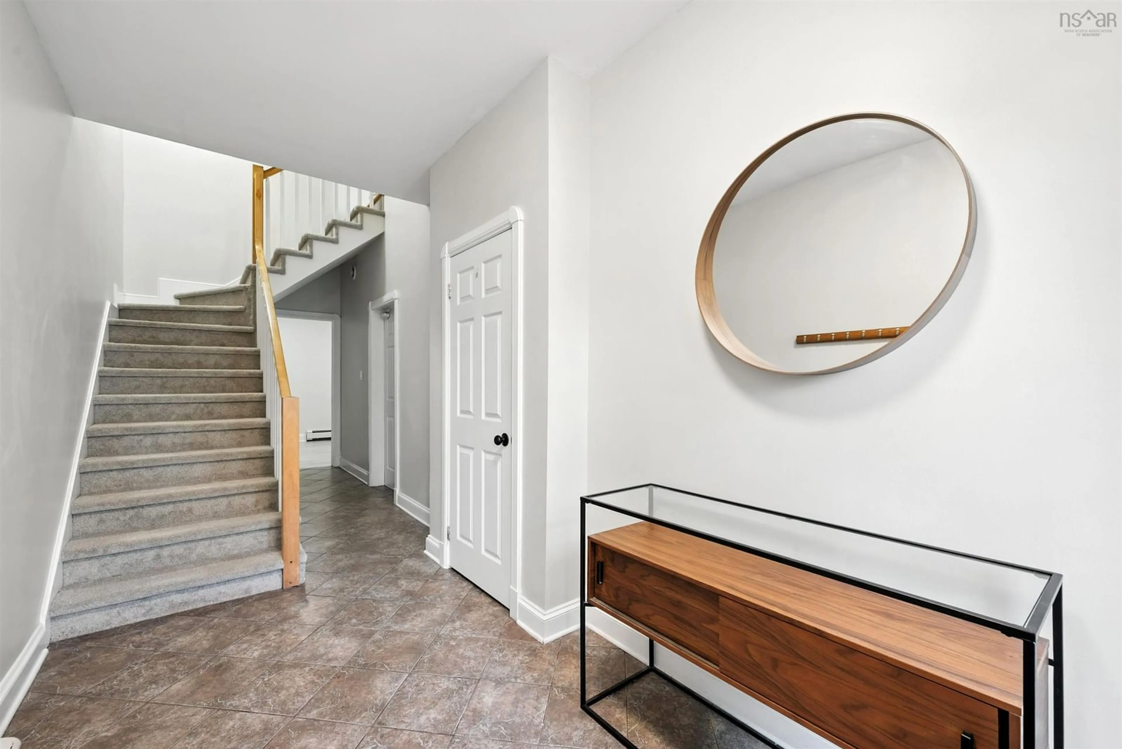 Indoor entryway for 221 Spinnaker Dr, Halifax Peninsula Nova Scotia B3N 3C3