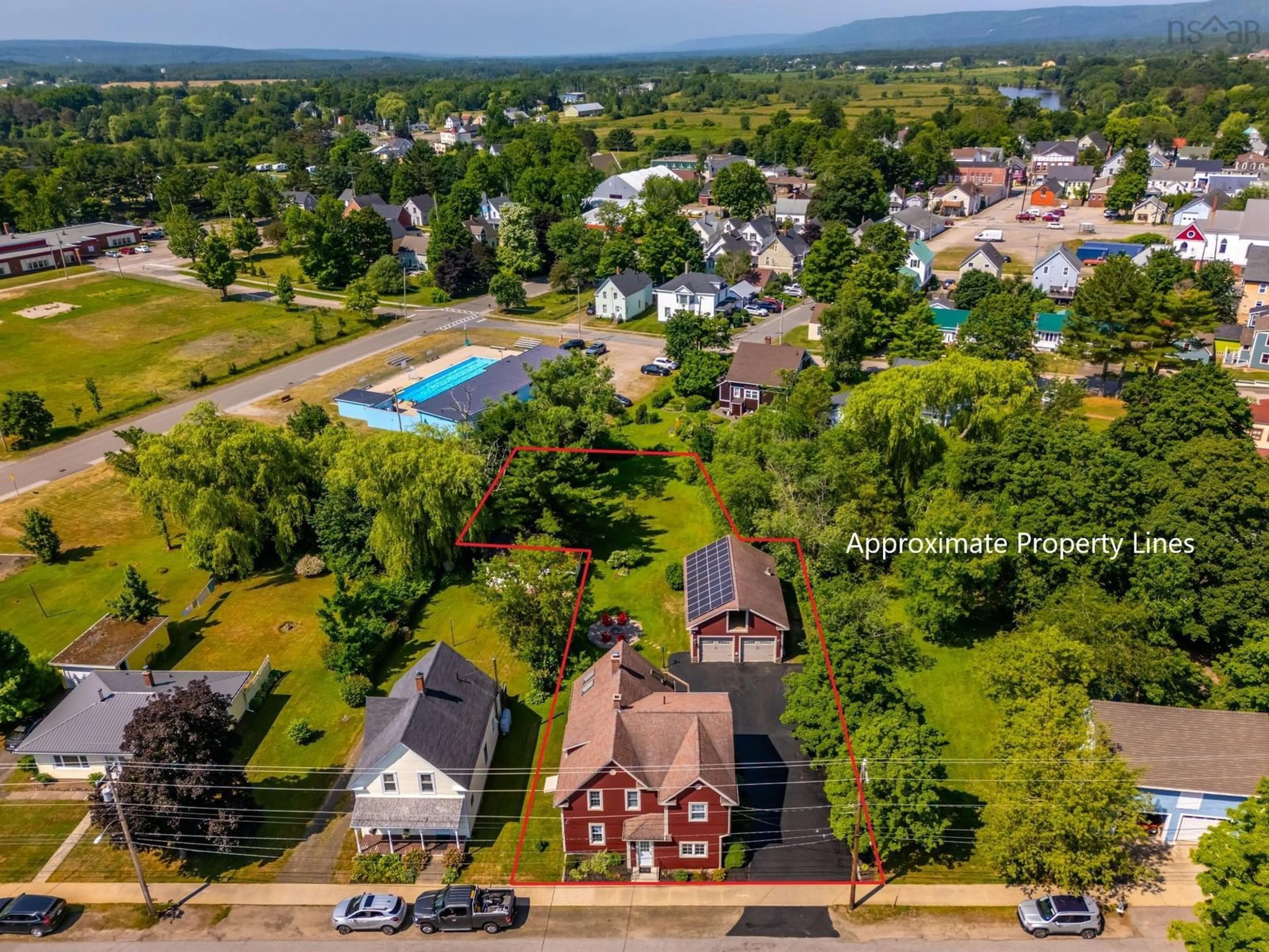 A pic from outside/outdoor area/front of a property/back of a property/a pic from drone, unknown for 5 Rectory St, Bridgetown Nova Scotia B0S 1C0