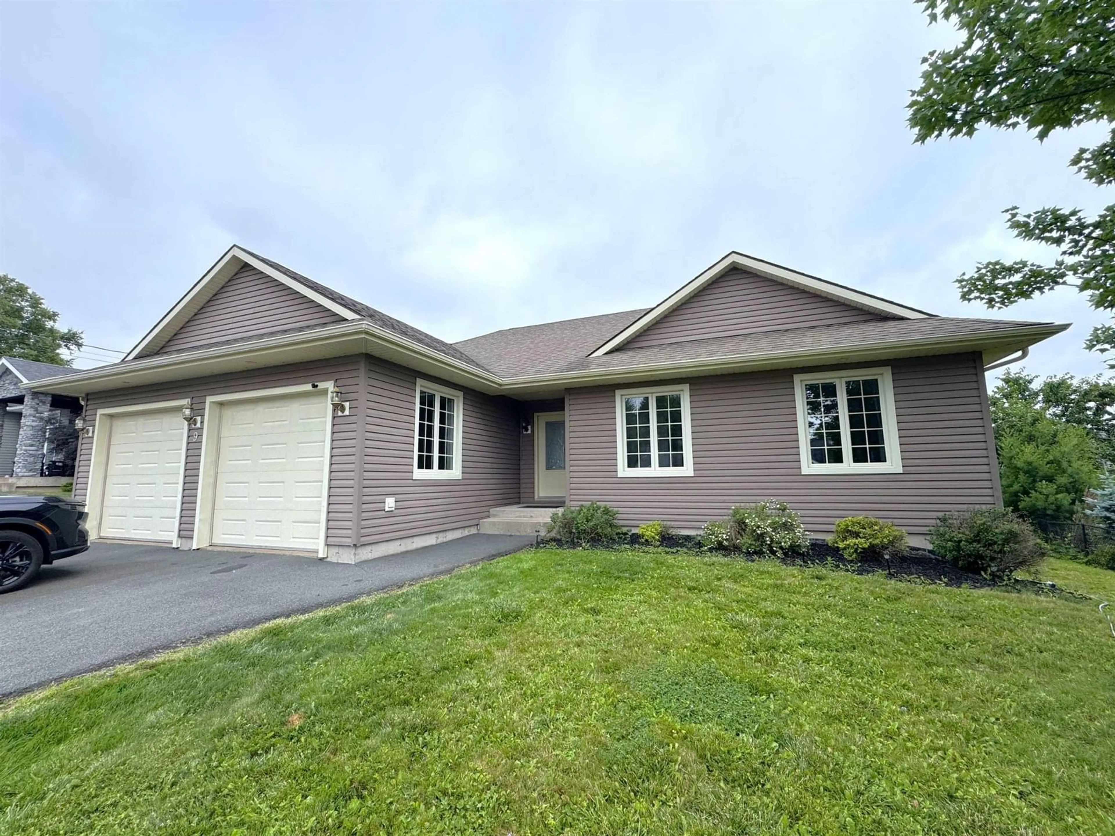 Unknown for 9 Rowan Ave, New Glasgow Nova Scotia B2H 0A3