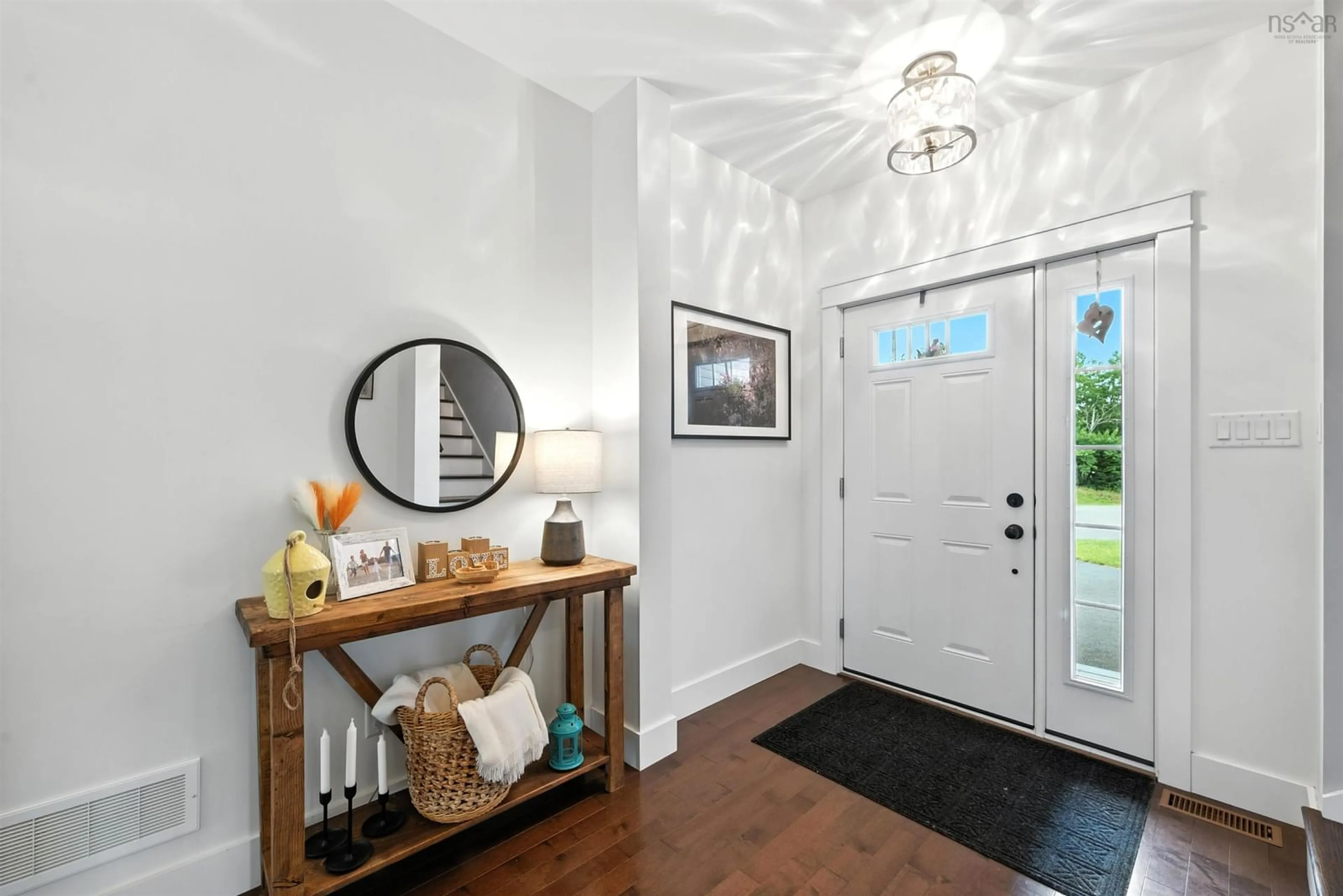 Indoor entryway for 22 Roxford Crt, Valley Nova Scotia B6L 0A1