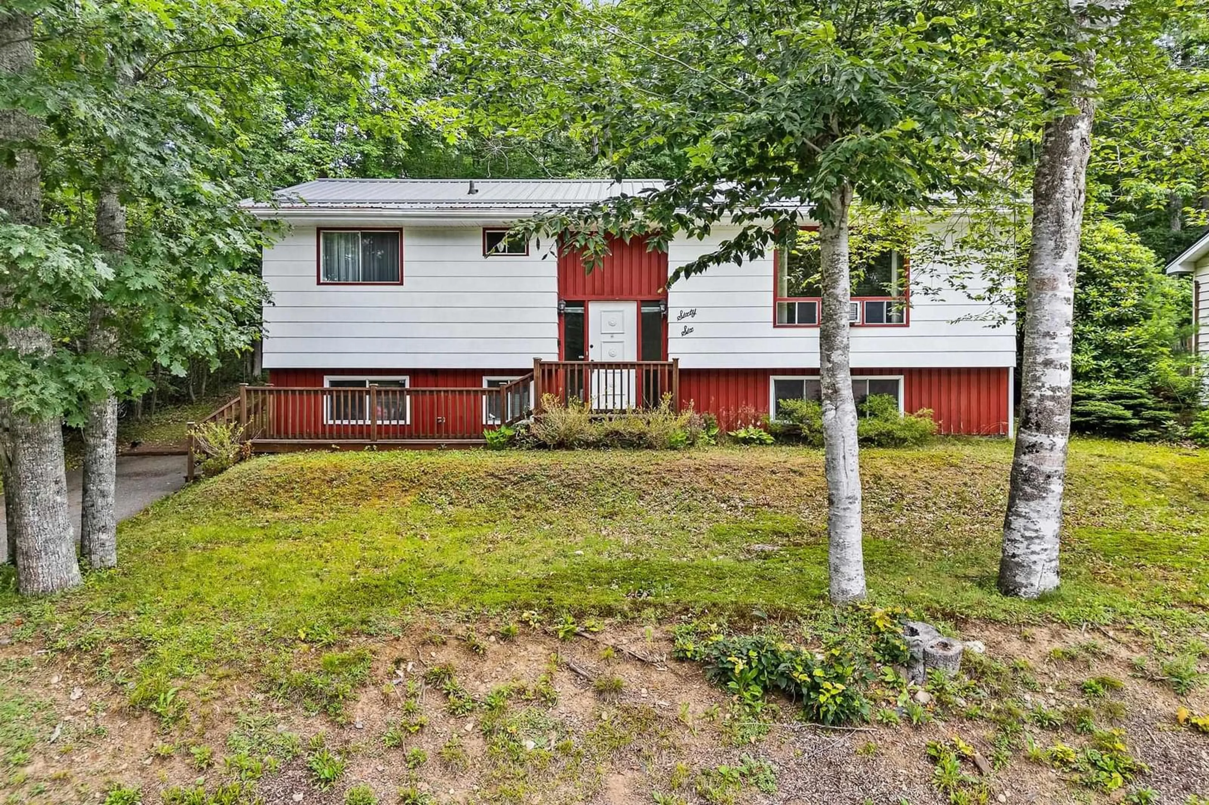 Home with vinyl exterior material, unknown for 66 Pinehurst Ave, Bridgewater Nova Scotia B4V 3A4