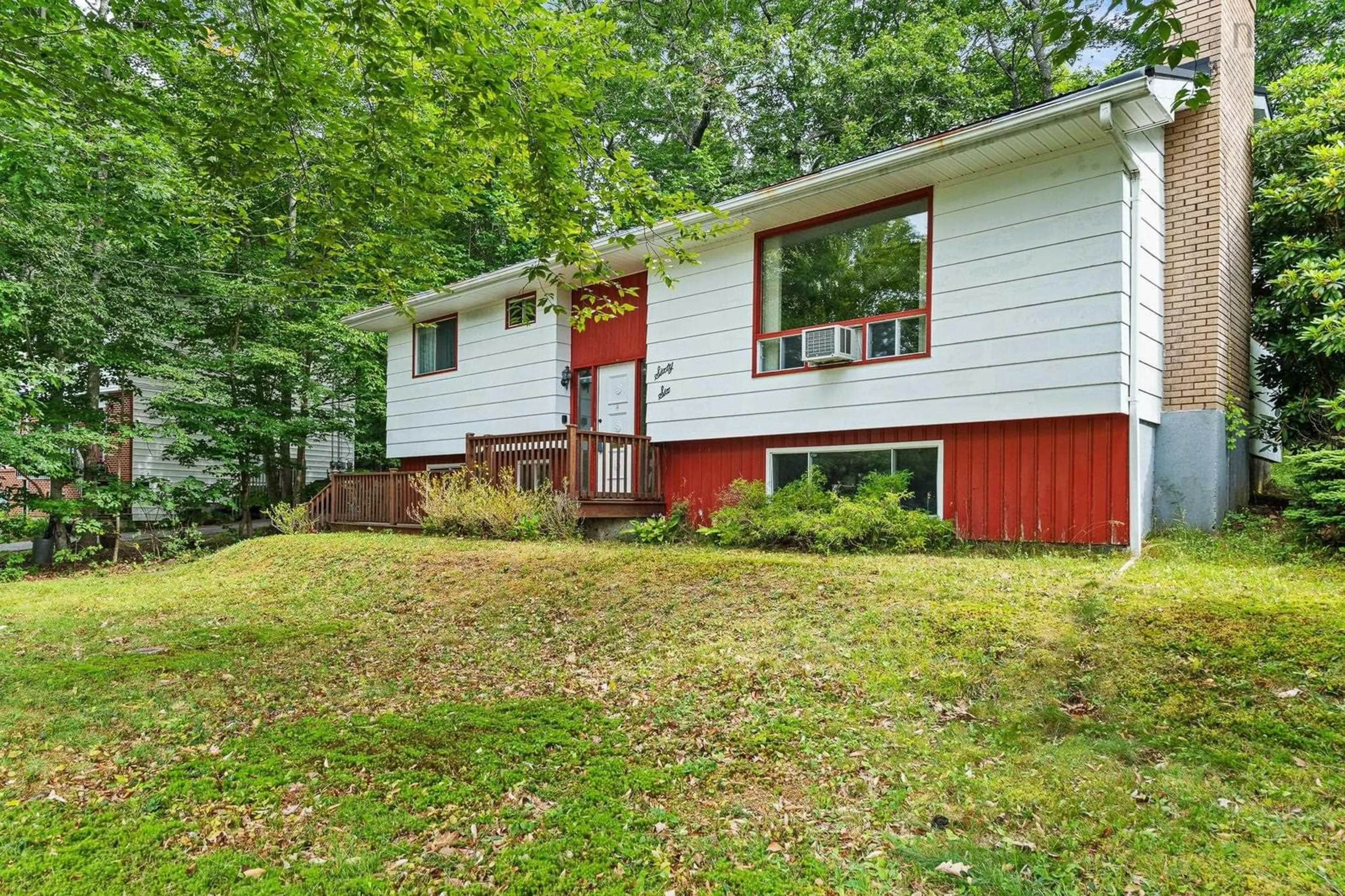 Home with vinyl exterior material, unknown for 66 Pinehurst Ave, Bridgewater Nova Scotia B4V 3A4