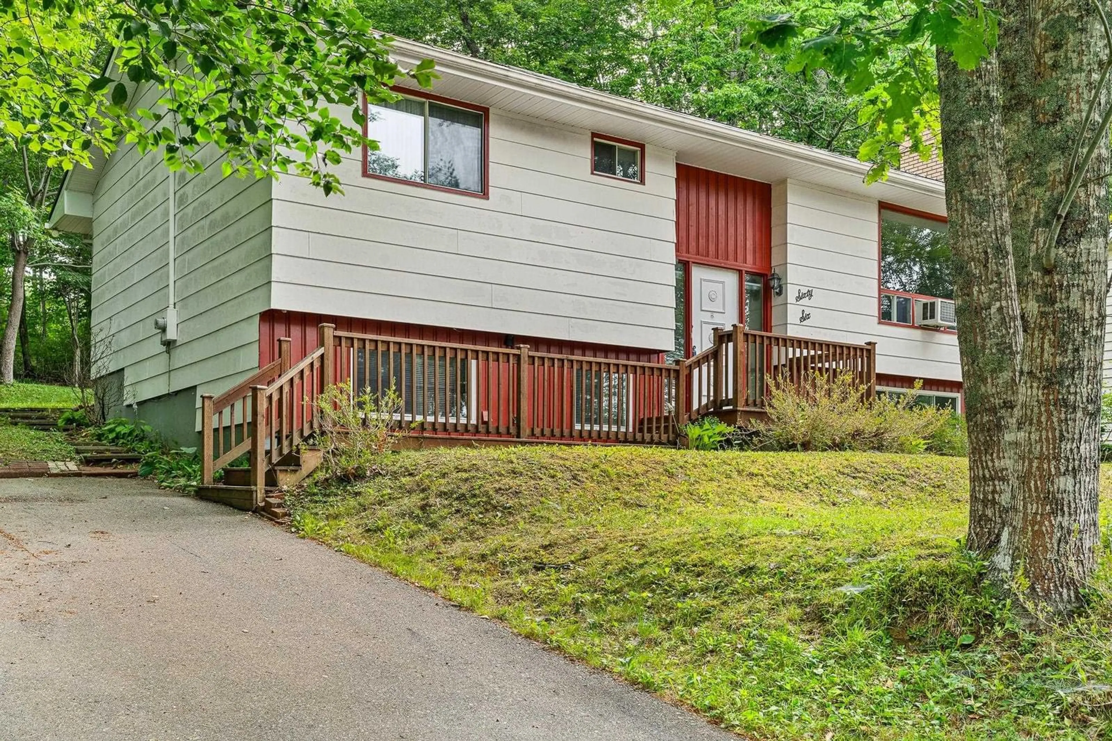 Home with vinyl exterior material, unknown for 66 Pinehurst Ave, Bridgewater Nova Scotia B4V 3A4