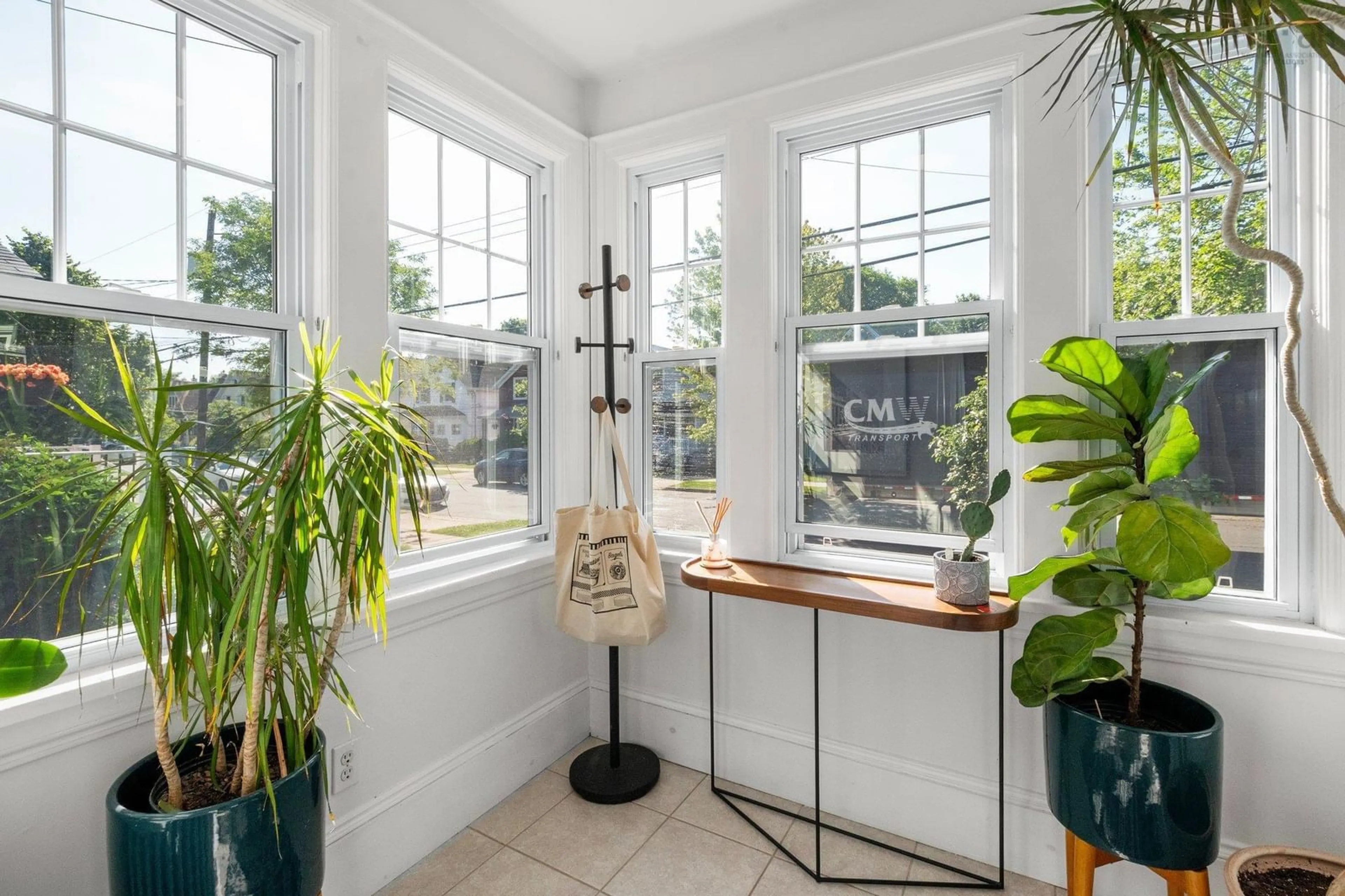 Indoor entryway for 6307 Willow St, Halifax Nova Scotia B3L 1P1
