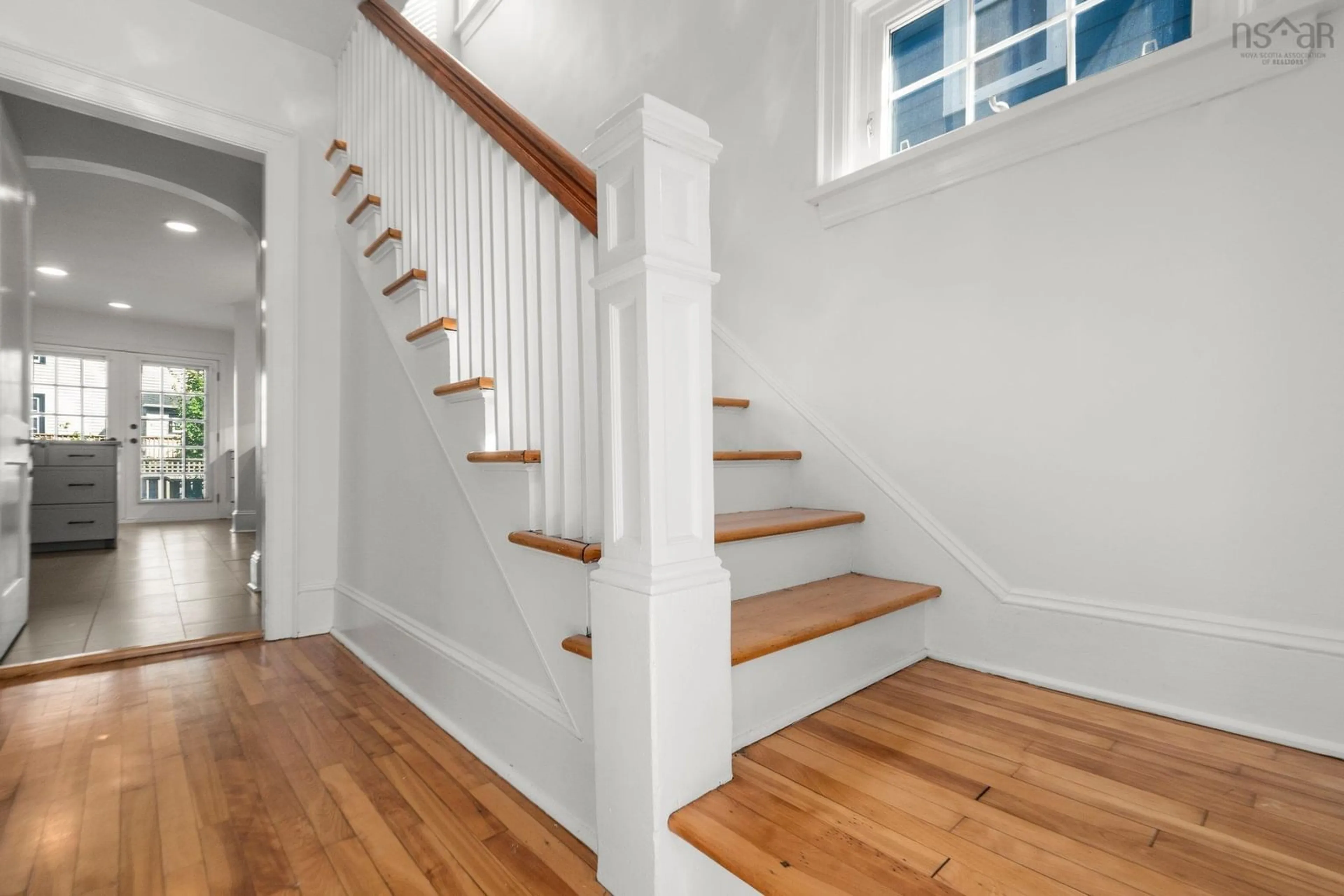 Stairs for 6307 Willow St, Halifax Nova Scotia B3L 1P1