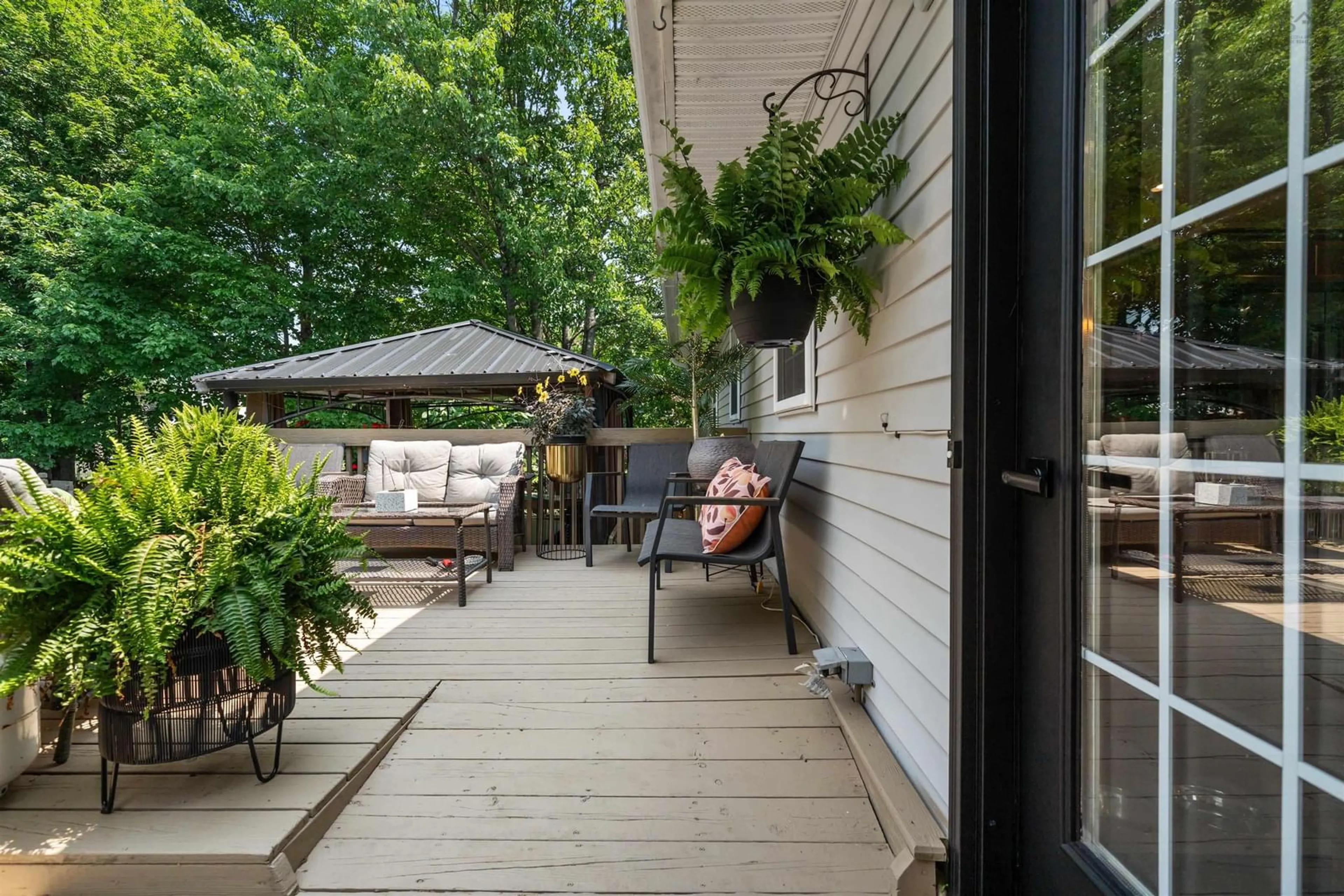 Patio, street for 157 Meadowland Ave, Valley Nova Scotia B2N 6K1