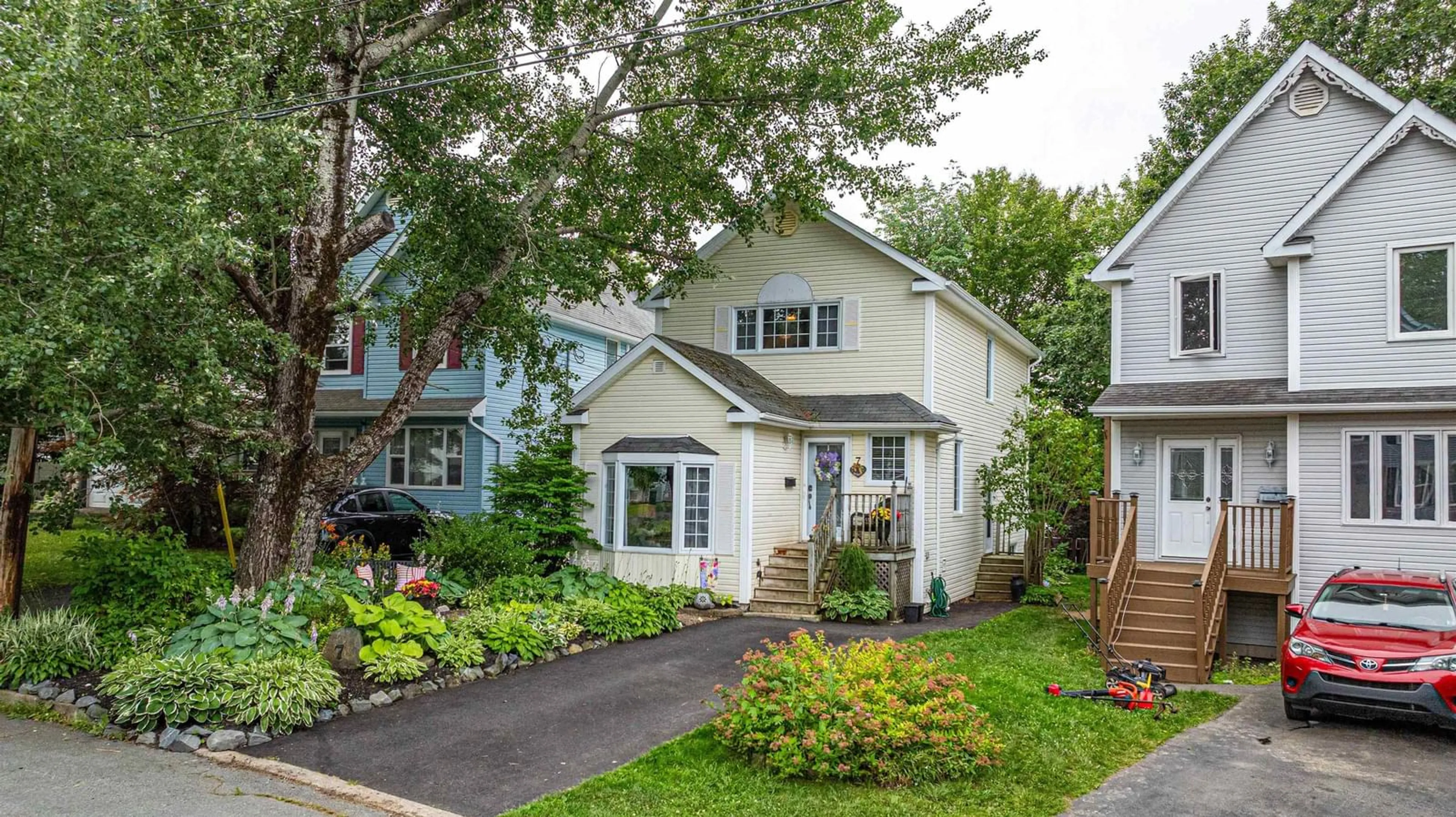Home with vinyl exterior material, street for 7 Penstock Crt, Middle Sackville Nova Scotia B4E 2L6