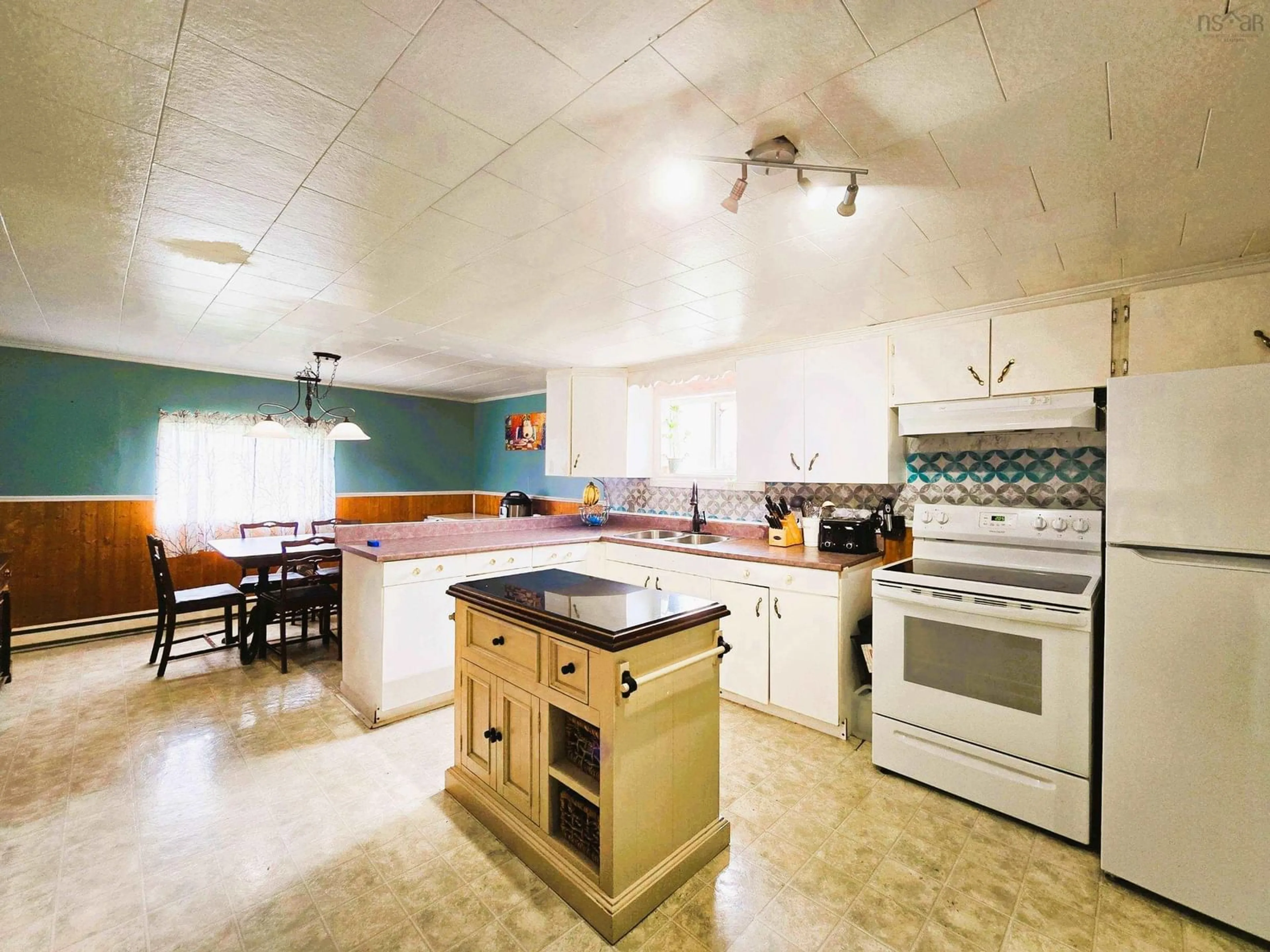 Standard kitchen, ceramic/tile floor for 248 Chebogue Point Rd, Chebogue Point Nova Scotia B5A 5E0