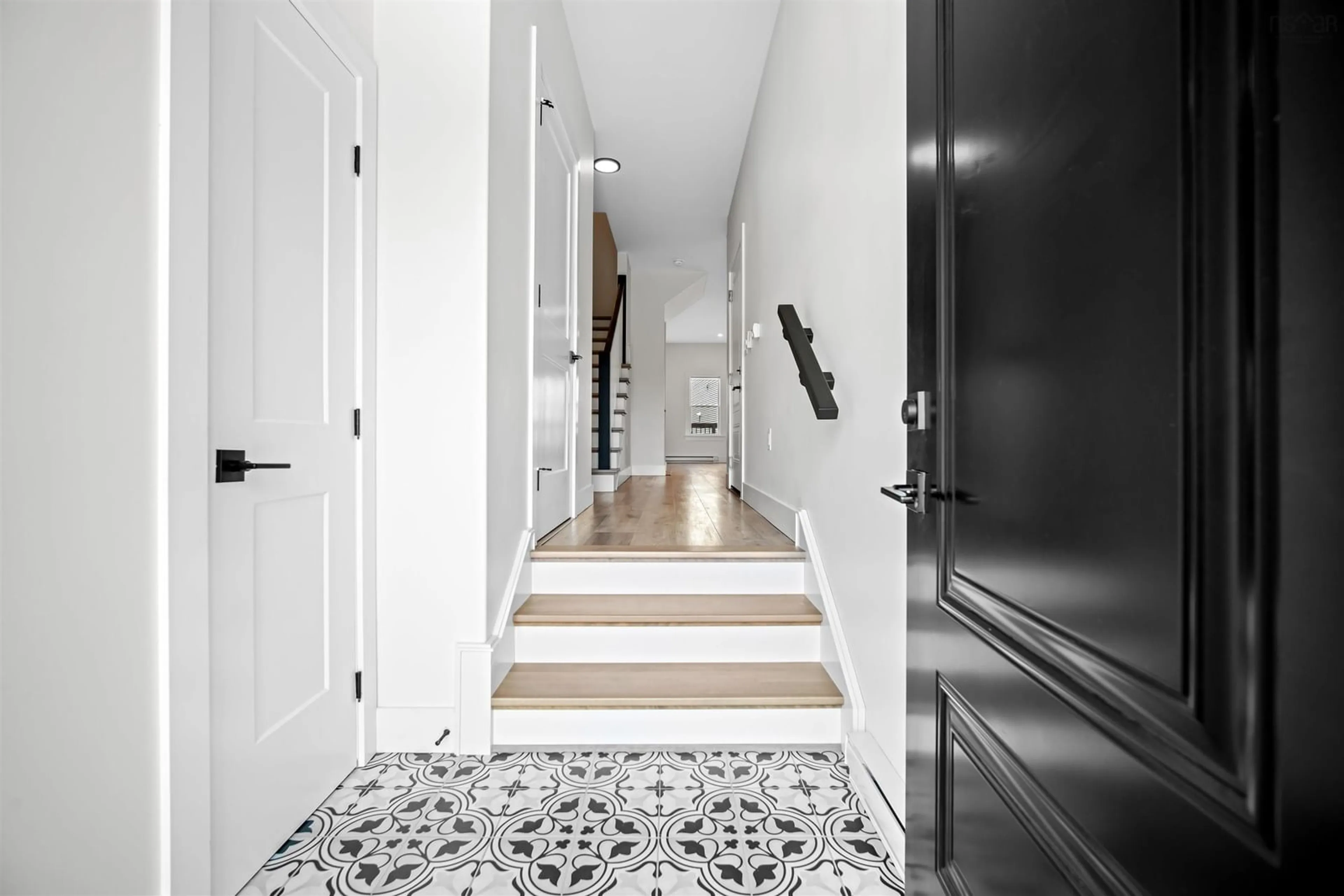 Indoor entryway for 595 Cowie Hill Rd, Halifax Nova Scotia B3N 0E1