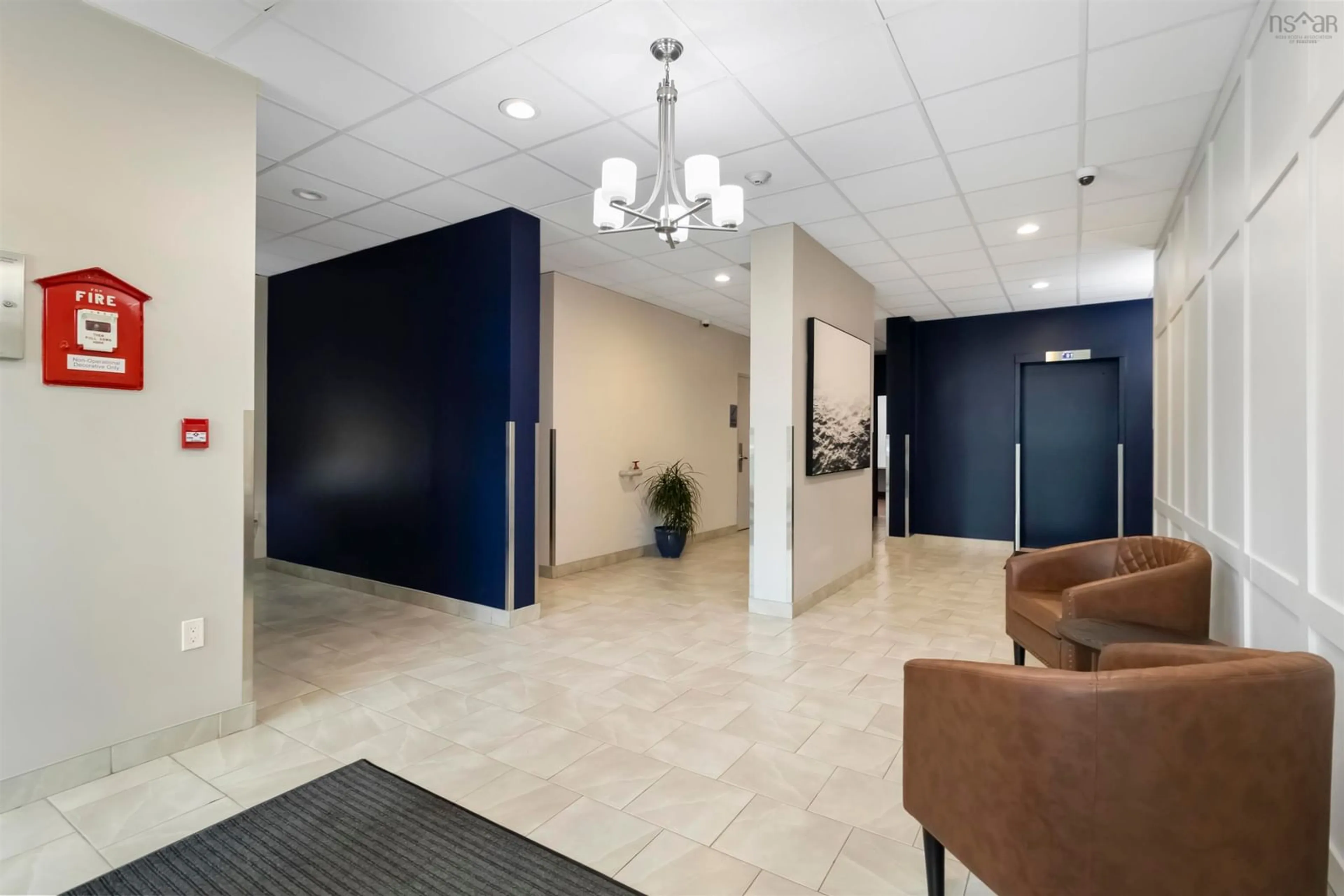 Indoor foyer for 5572 Northridge Rd #406, Halifax Nova Scotia B3K 5K2