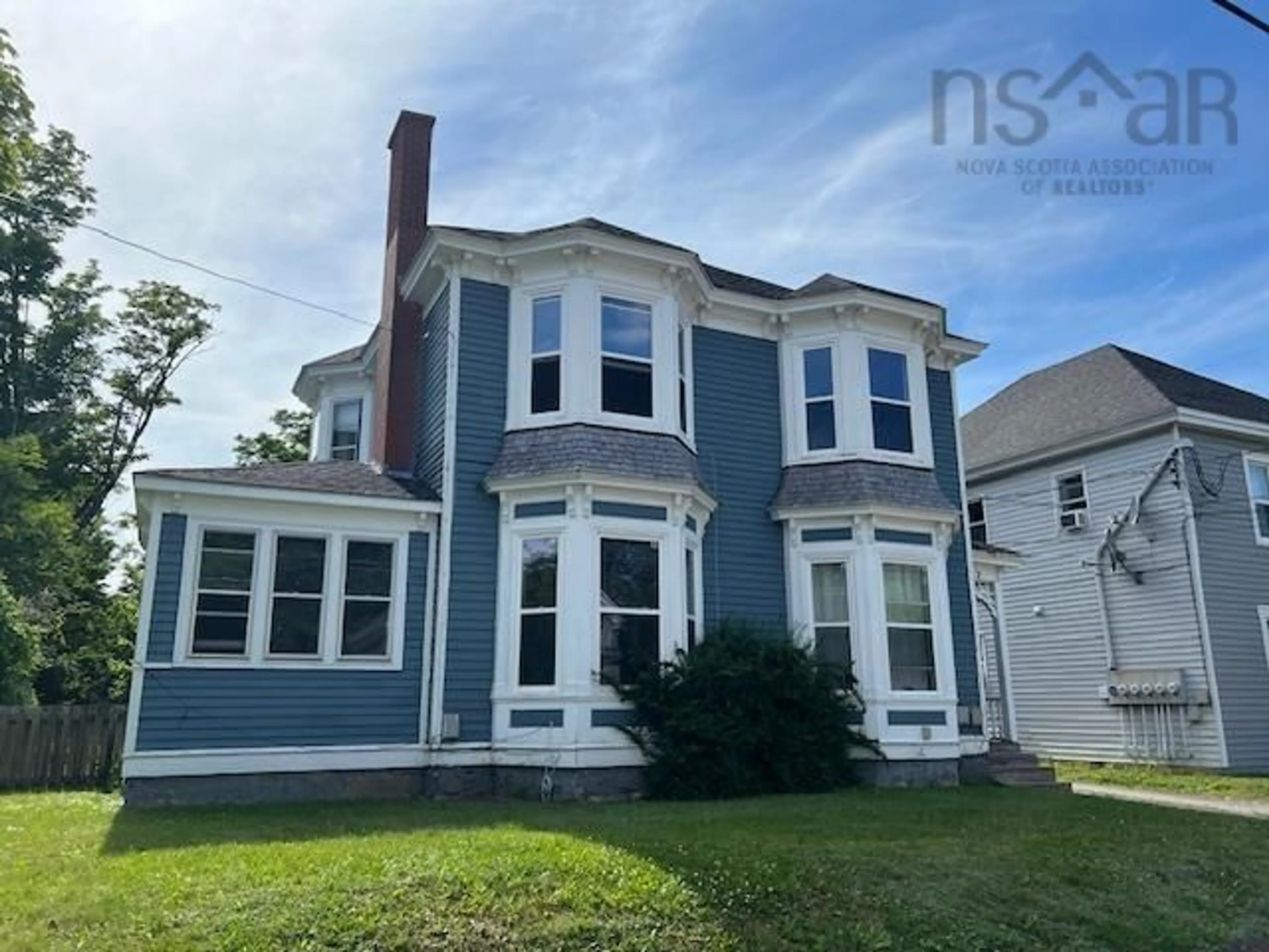 Home with vinyl exterior material, street for 102 King St, Truro Nova Scotia B2N 3L1