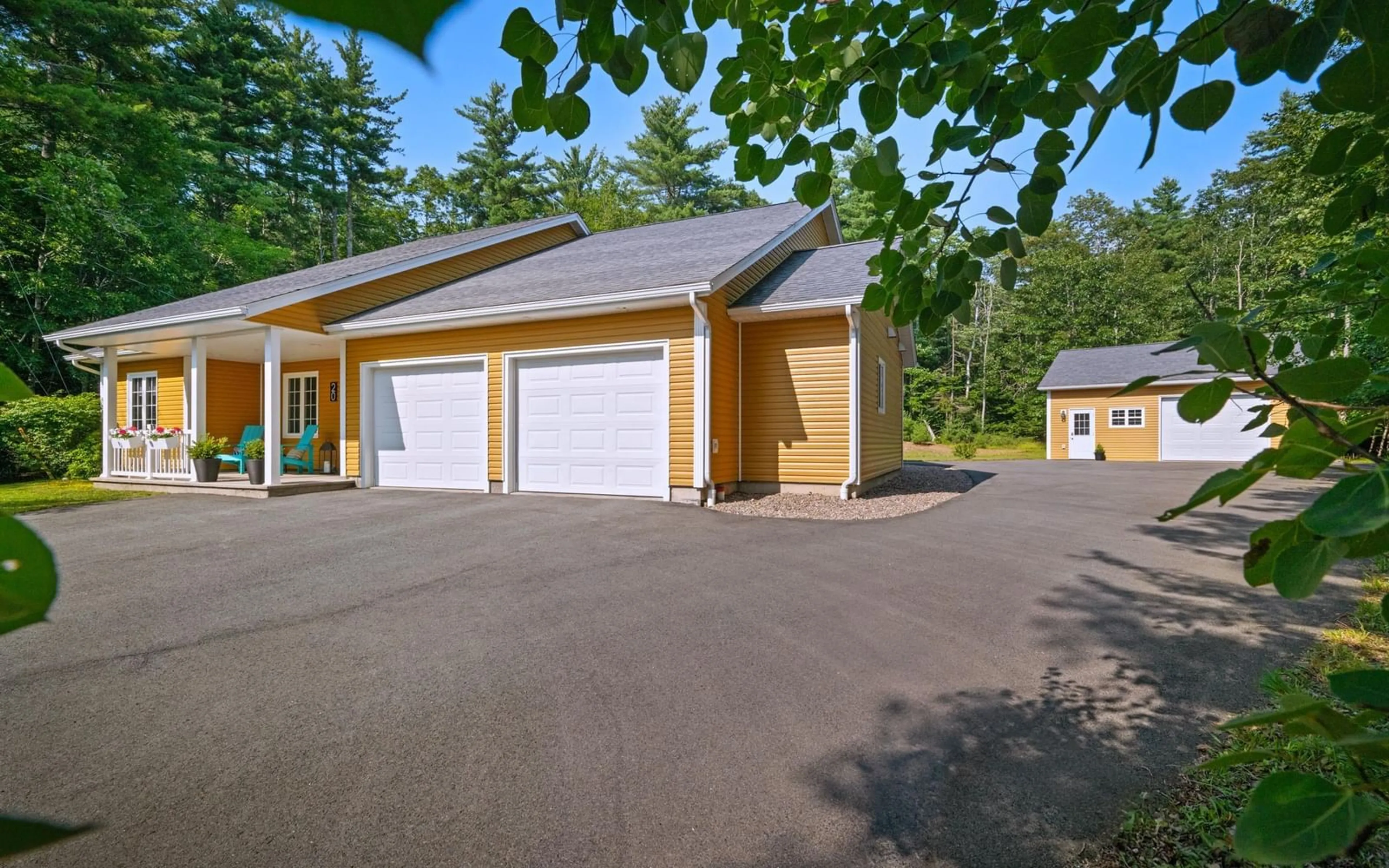 Indoor garage for 20 Camden Crt, Bridgewater Nova Scotia B4V 8W5