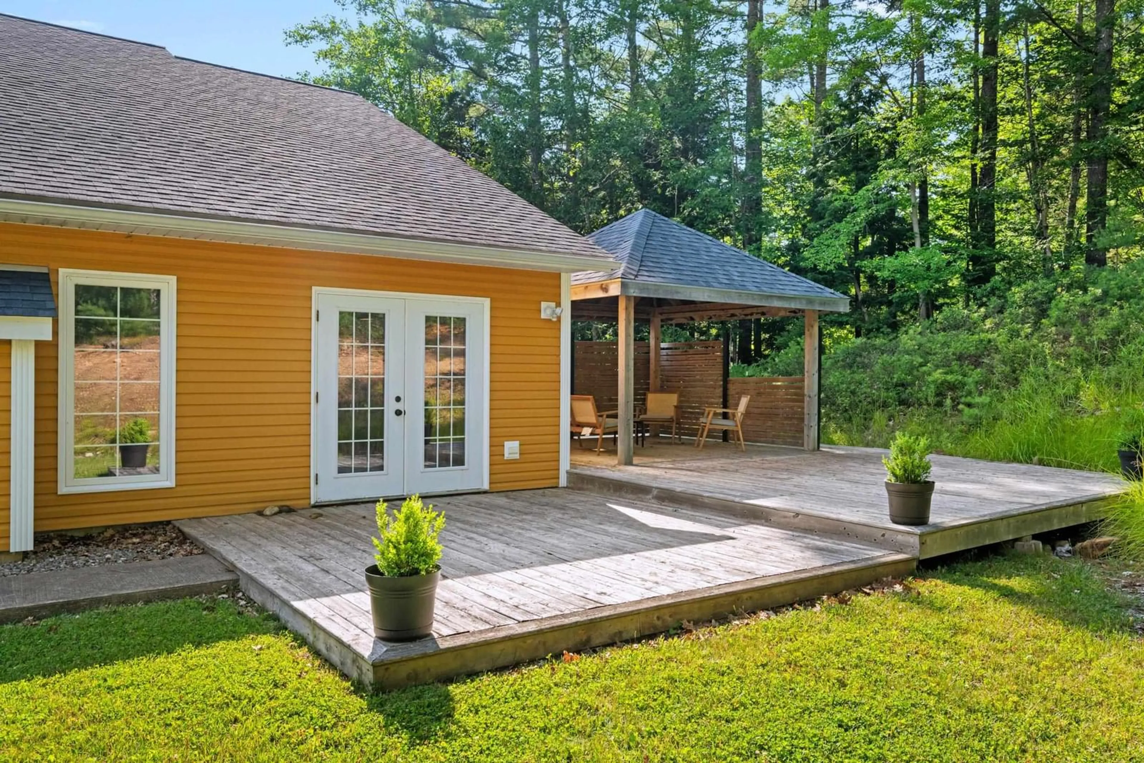 Patio, unknown for 20 Camden Crt, Bridgewater Nova Scotia B4V 8W5