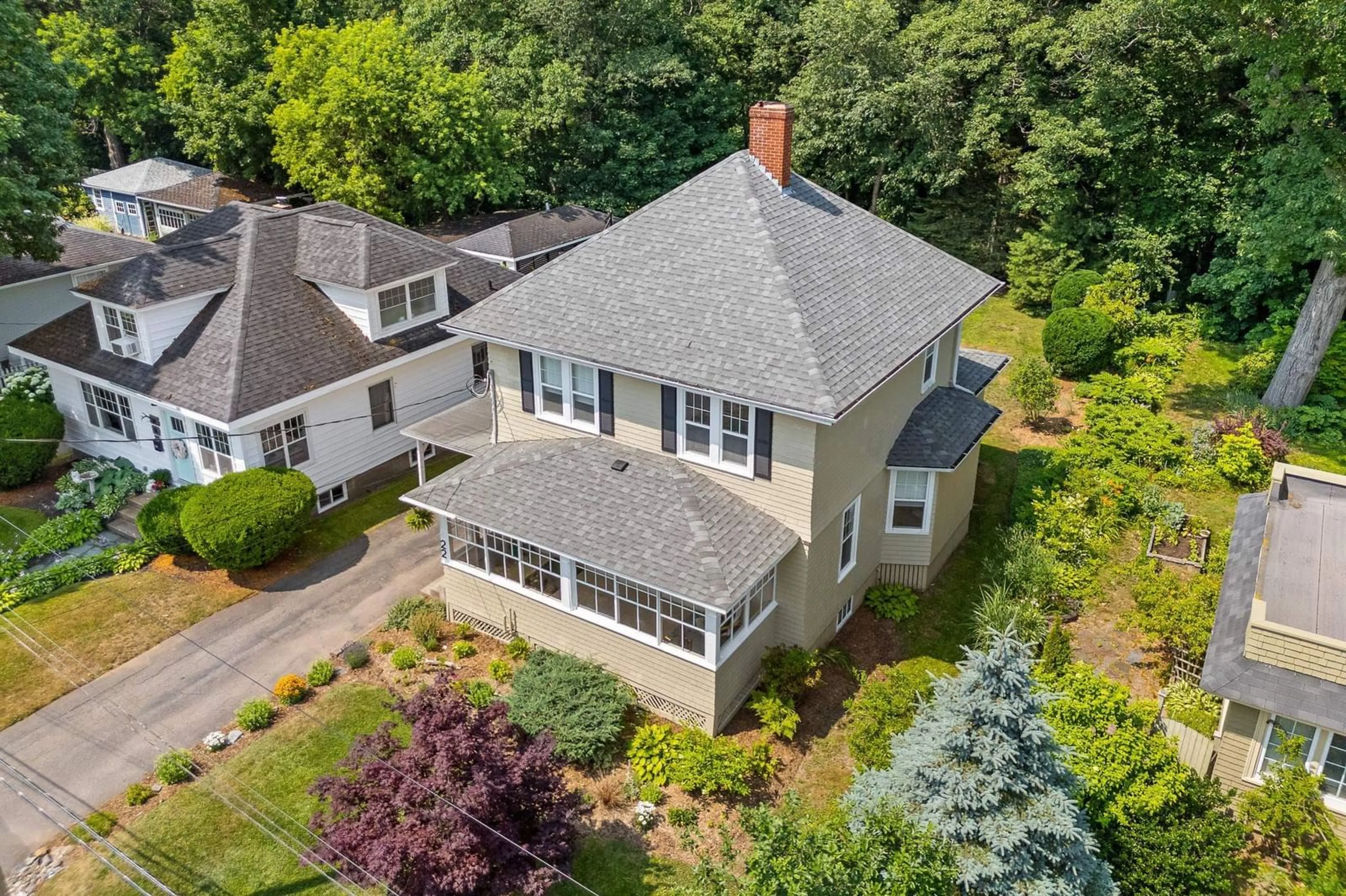 A pic from outside/outdoor area/front of a property/back of a property/a pic from drone, unknown for 22 Caldwell Ave, Kentville Nova Scotia B4N 2C6