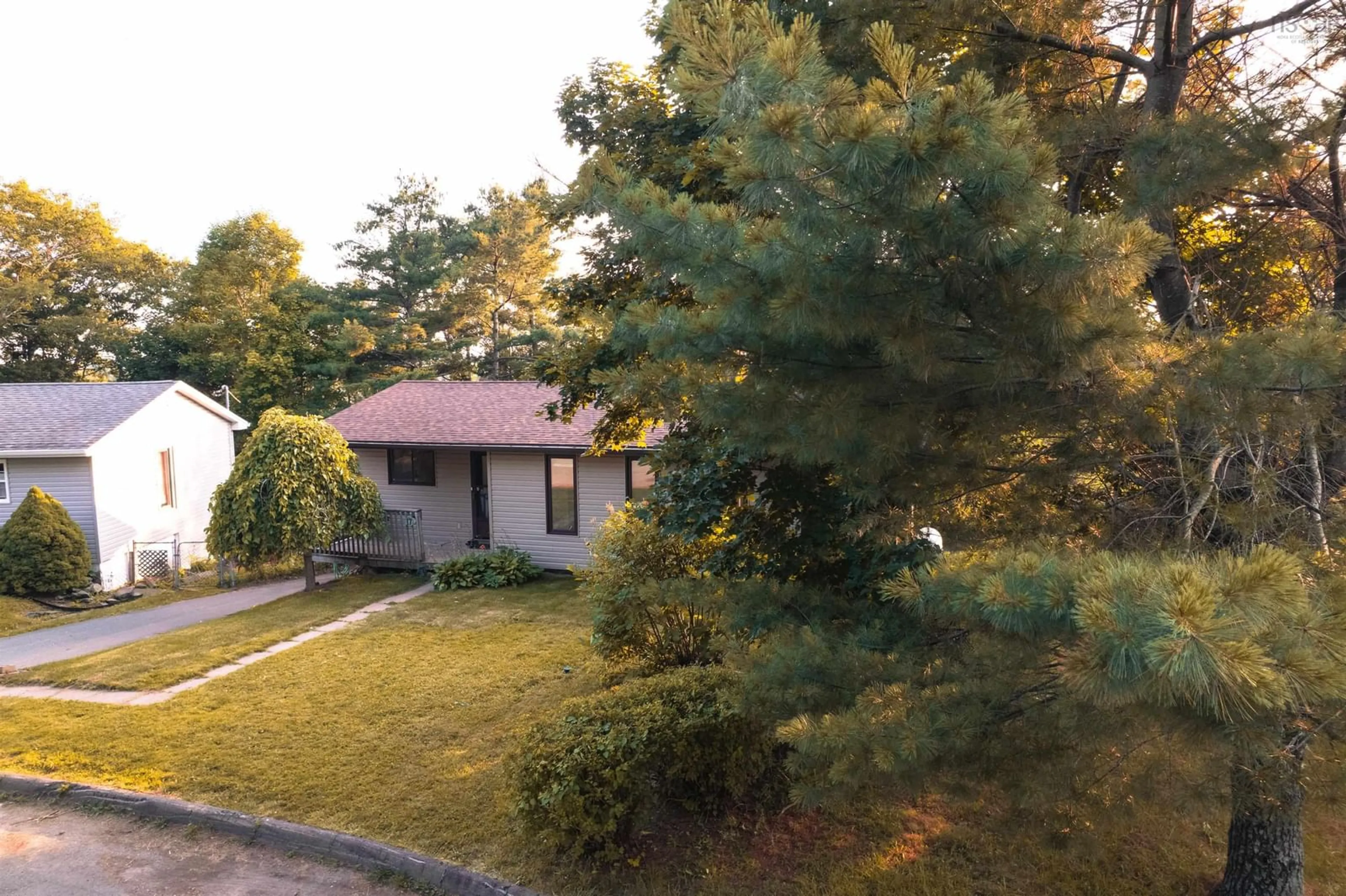A pic from outside/outdoor area/front of a property/back of a property/a pic from drone, street for 17 Tilley Crt, Lower Sackville Nova Scotia B4C 1S9